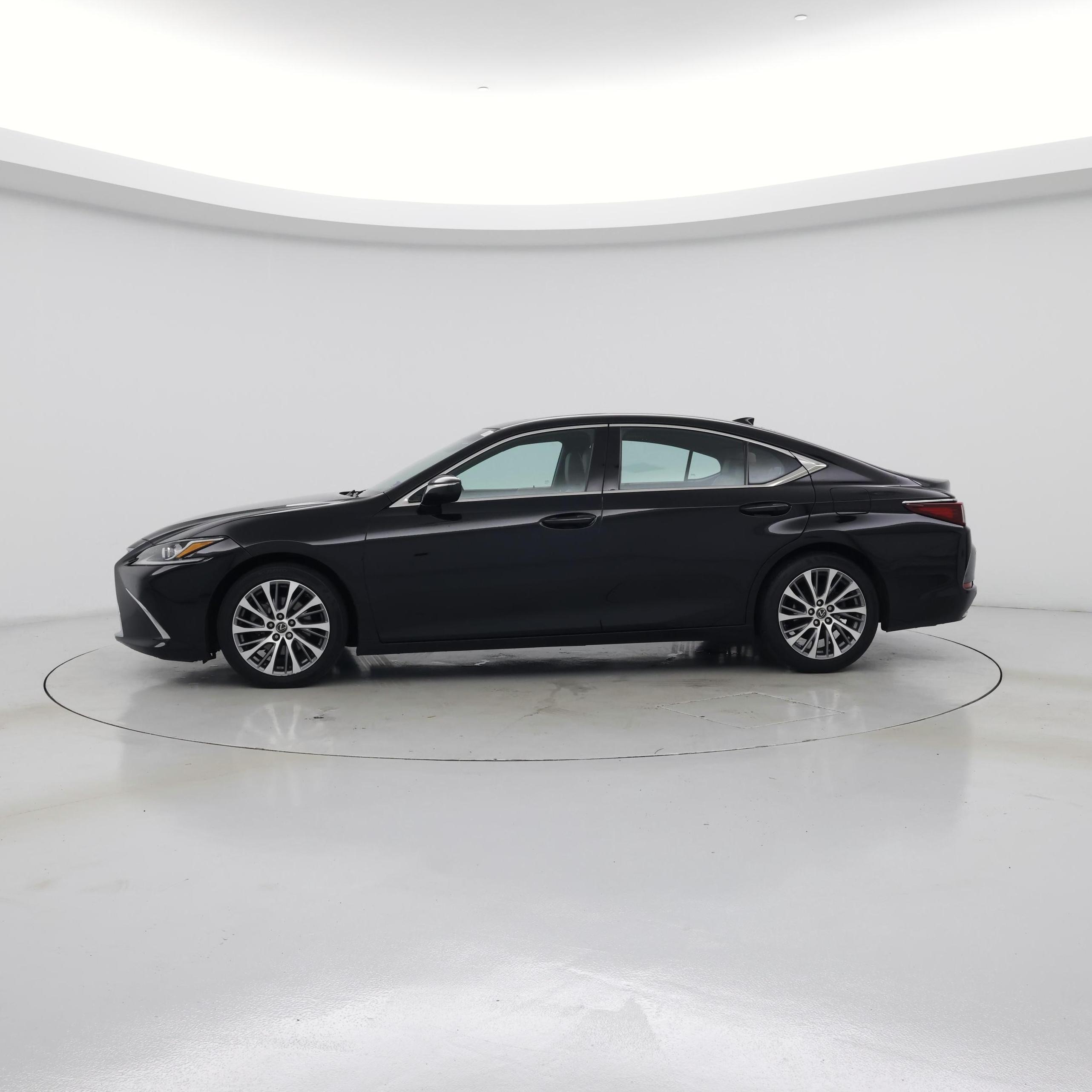 Thumbnail: 2019 Lexus ES - 3