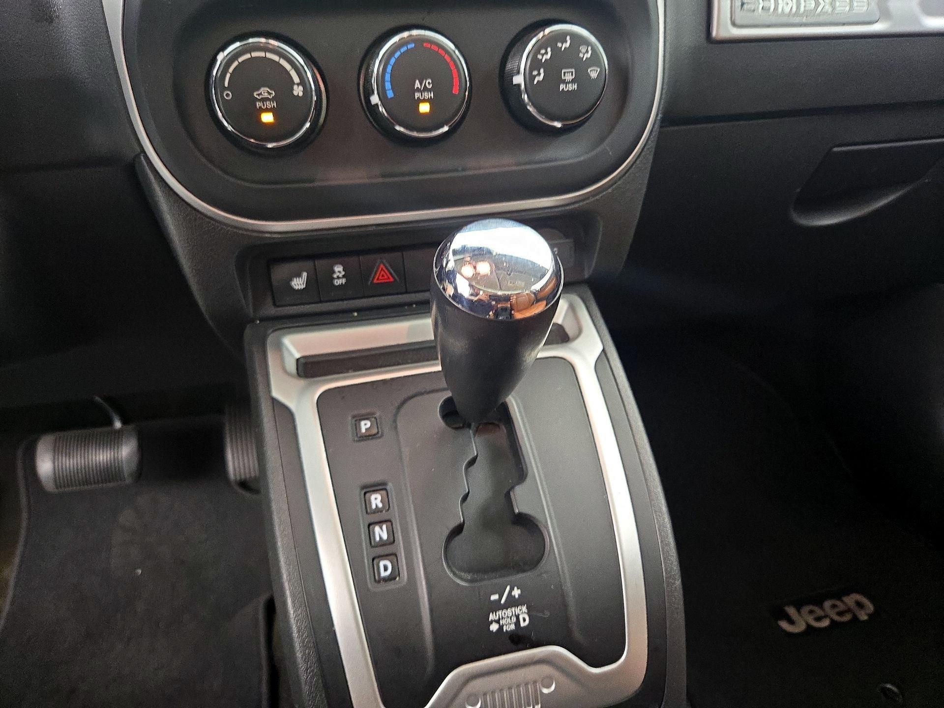 Thumbnail: 2016 Jeep Compass - 16