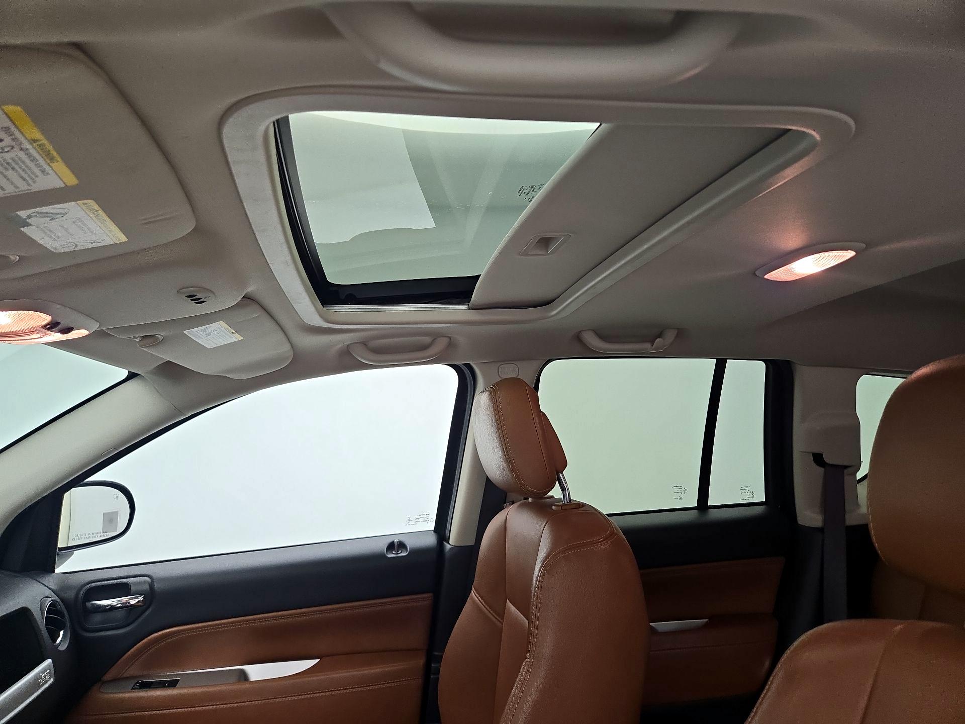 Thumbnail: 2016 Jeep Compass - 18