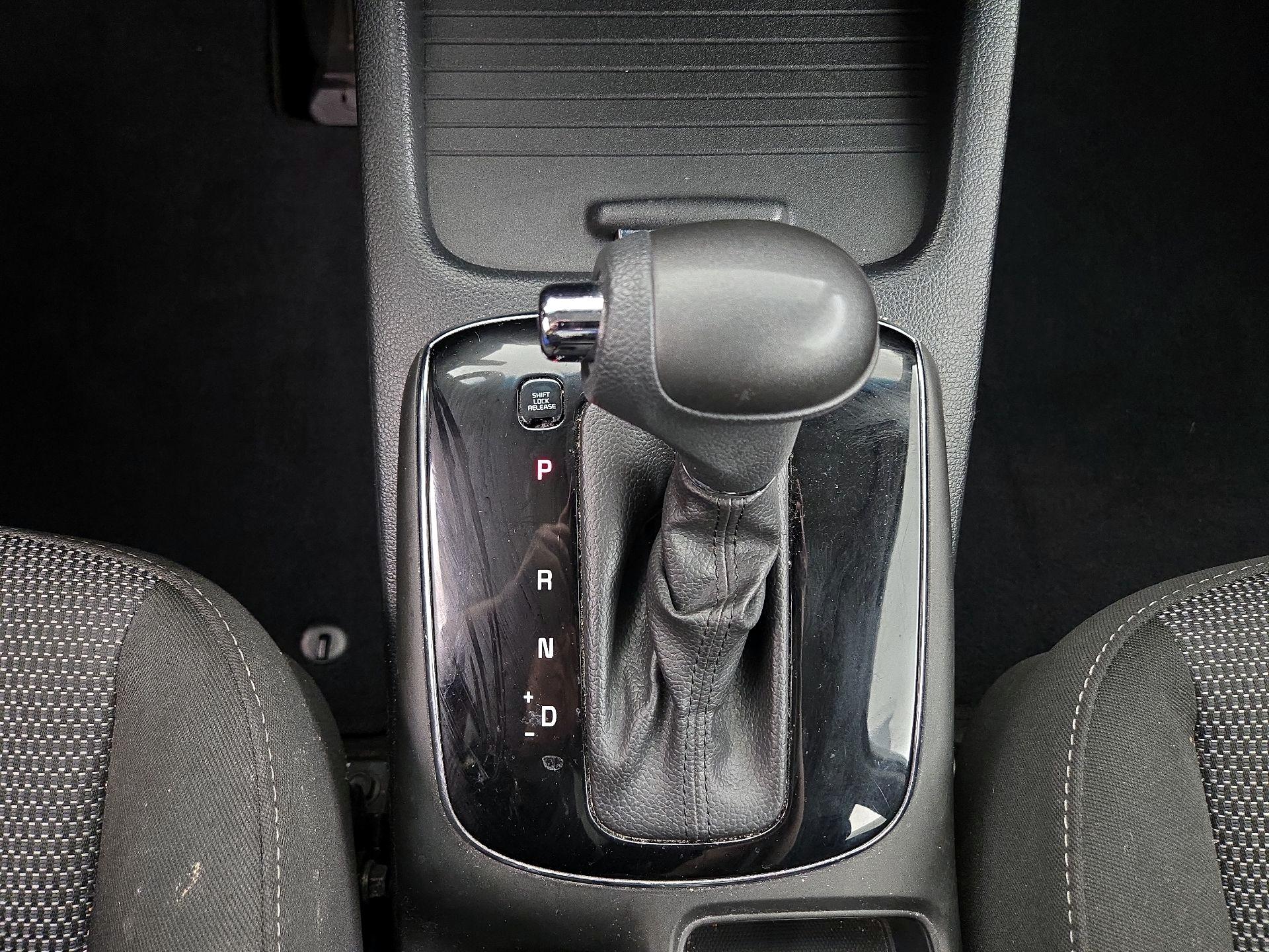 Thumbnail: 2018 Kia Forte - 16