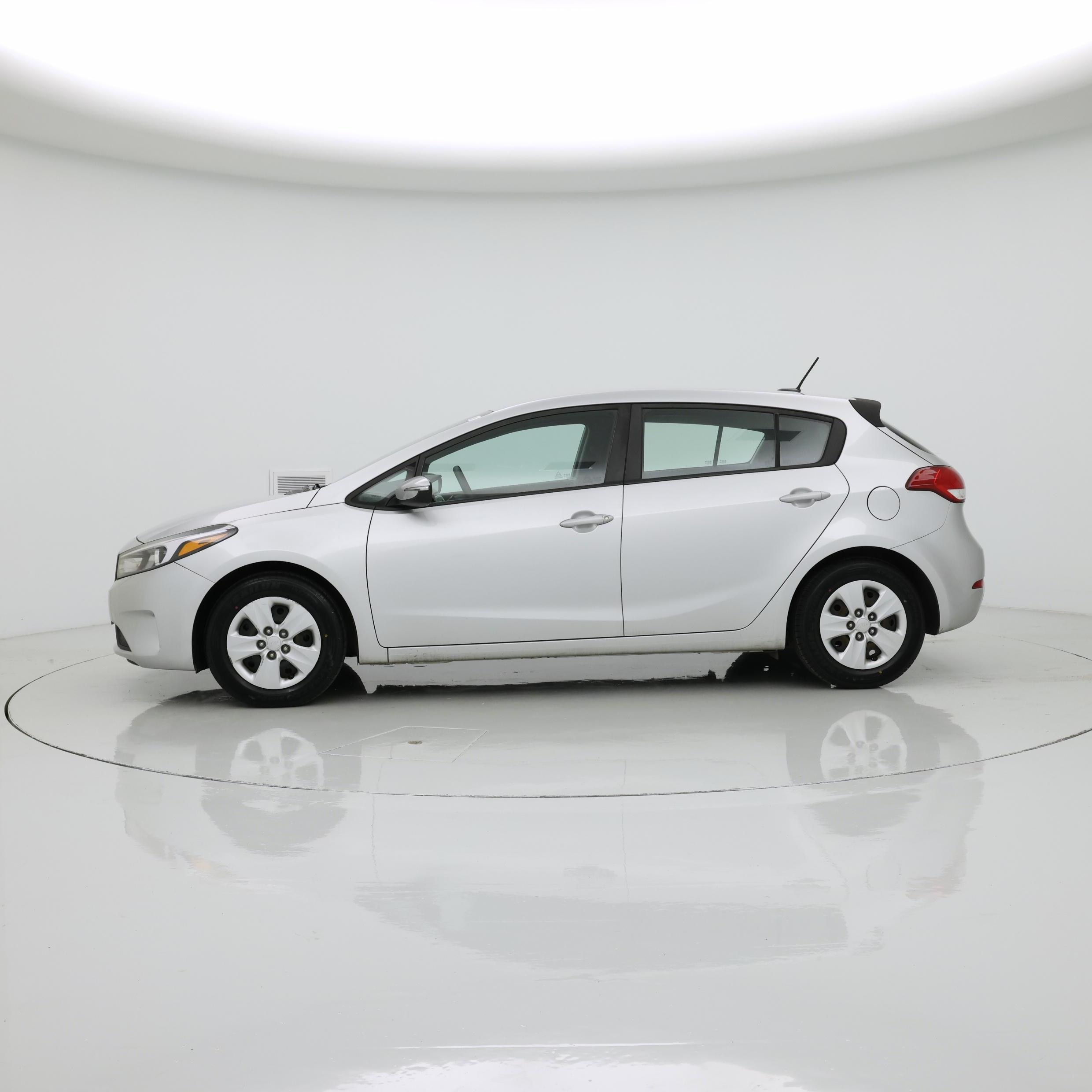 Thumbnail: 2018 Kia Forte - 3