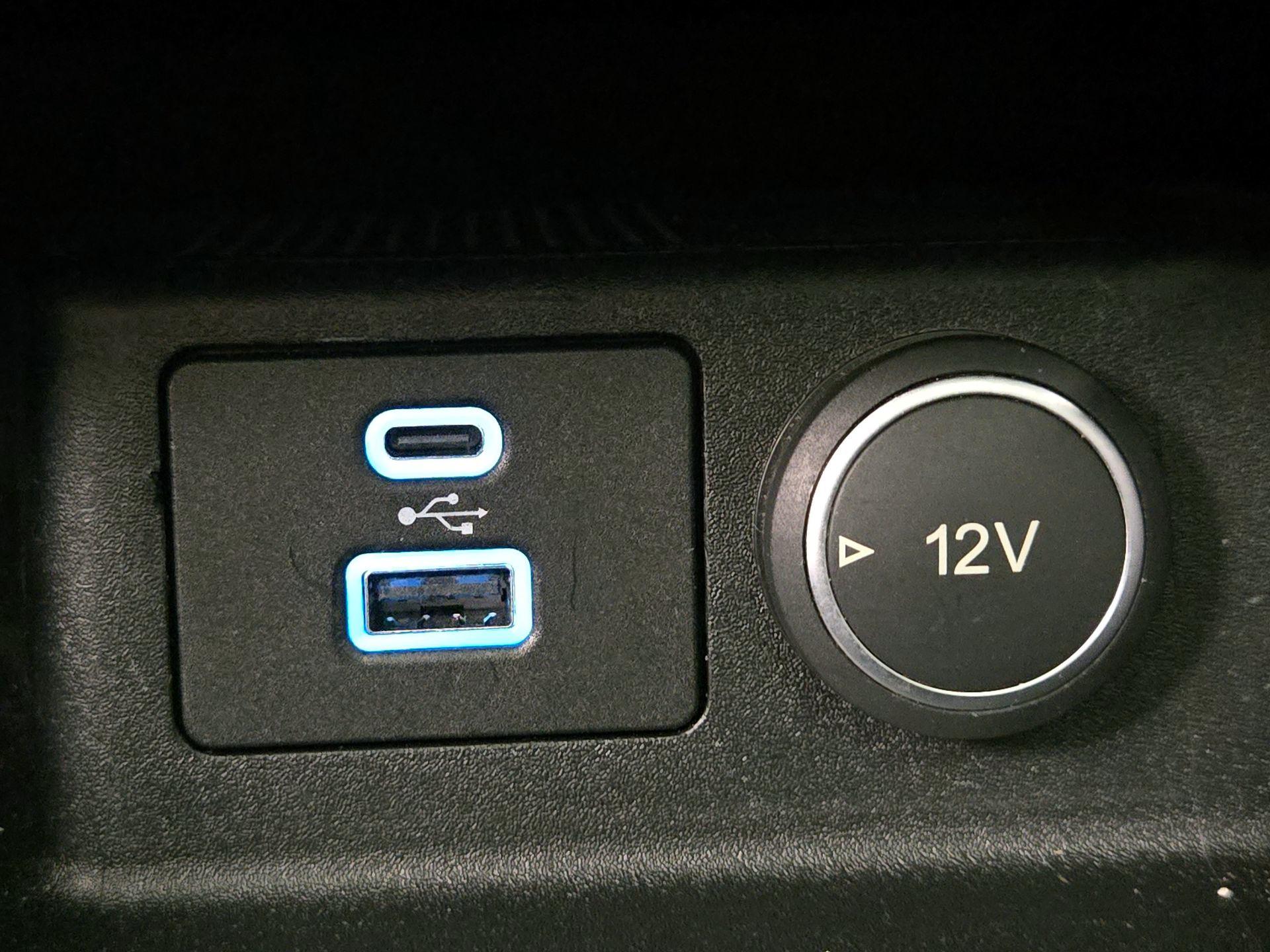 Thumbnail: 2021 Ford Escape - 19