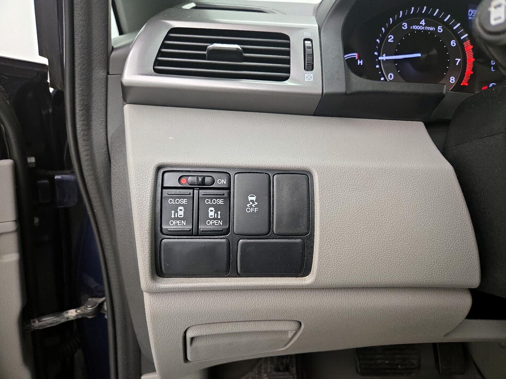 Thumbnail: 2014 Honda Odyssey - 13