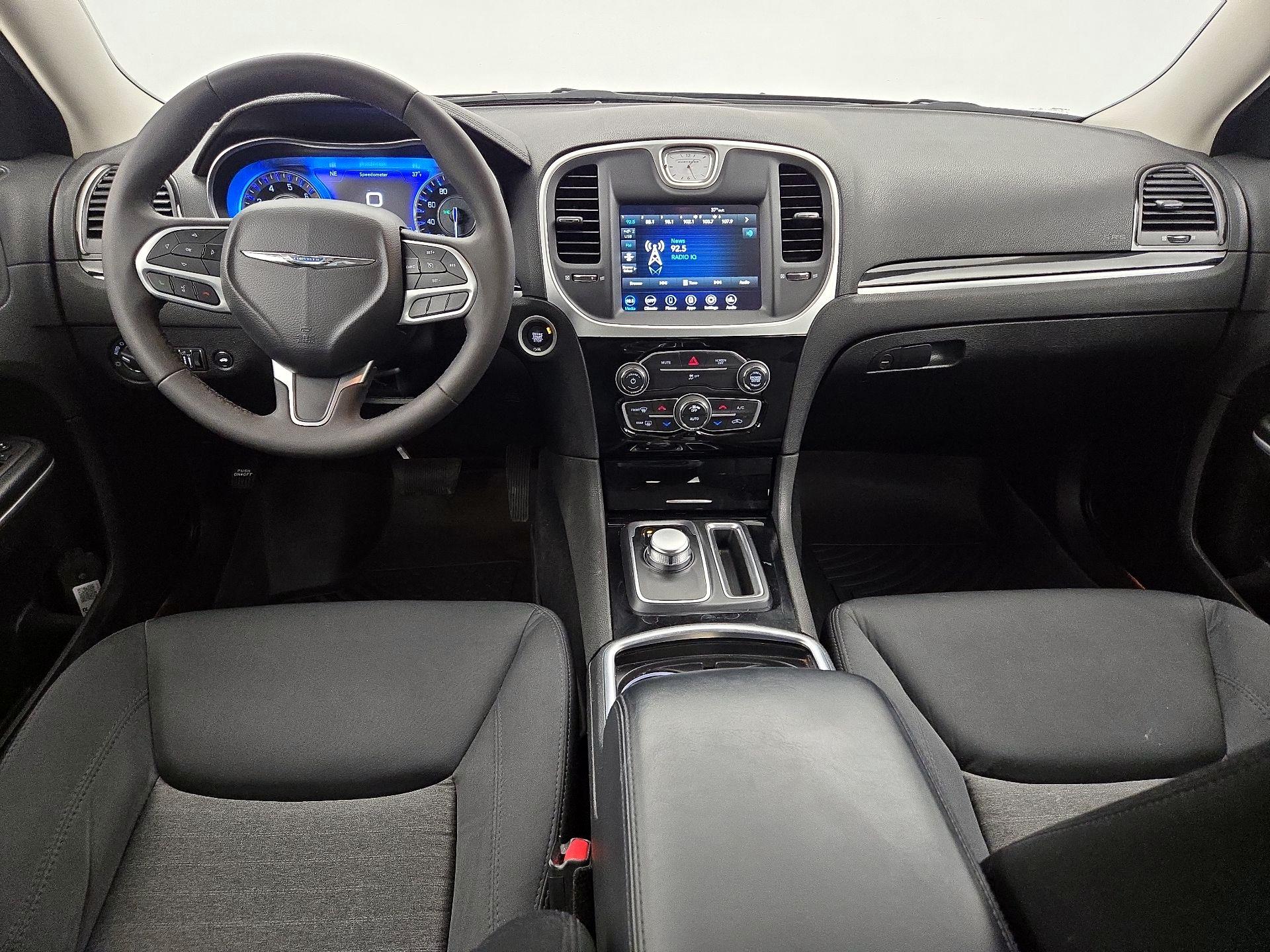 Thumbnail: 2023 Chrysler 300 - 9