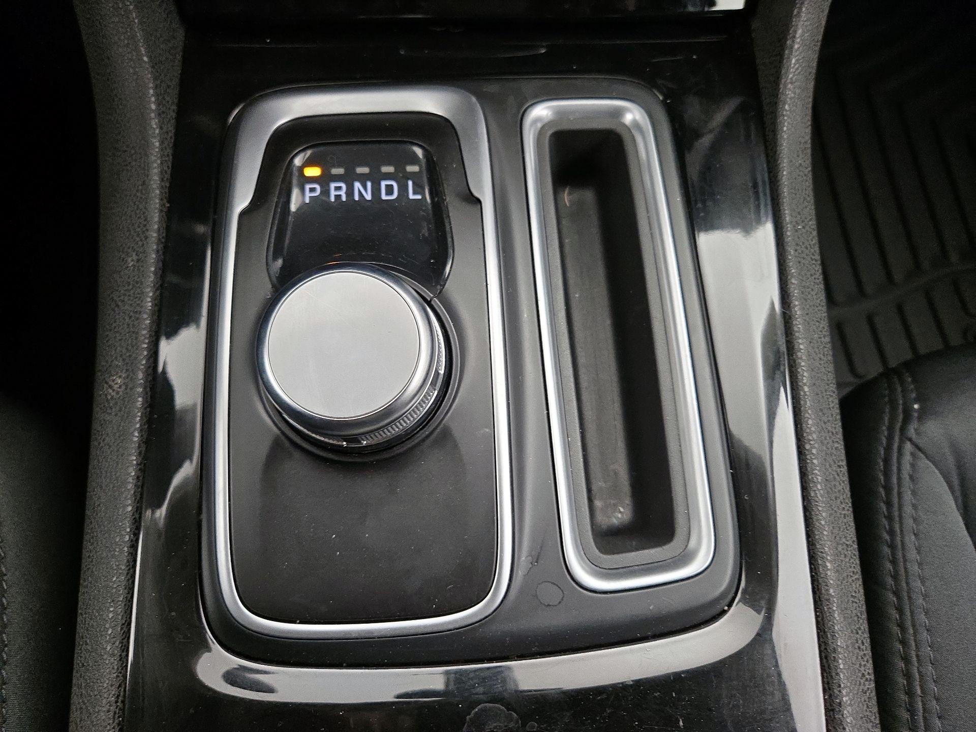 Thumbnail: 2023 Chrysler 300 - 17