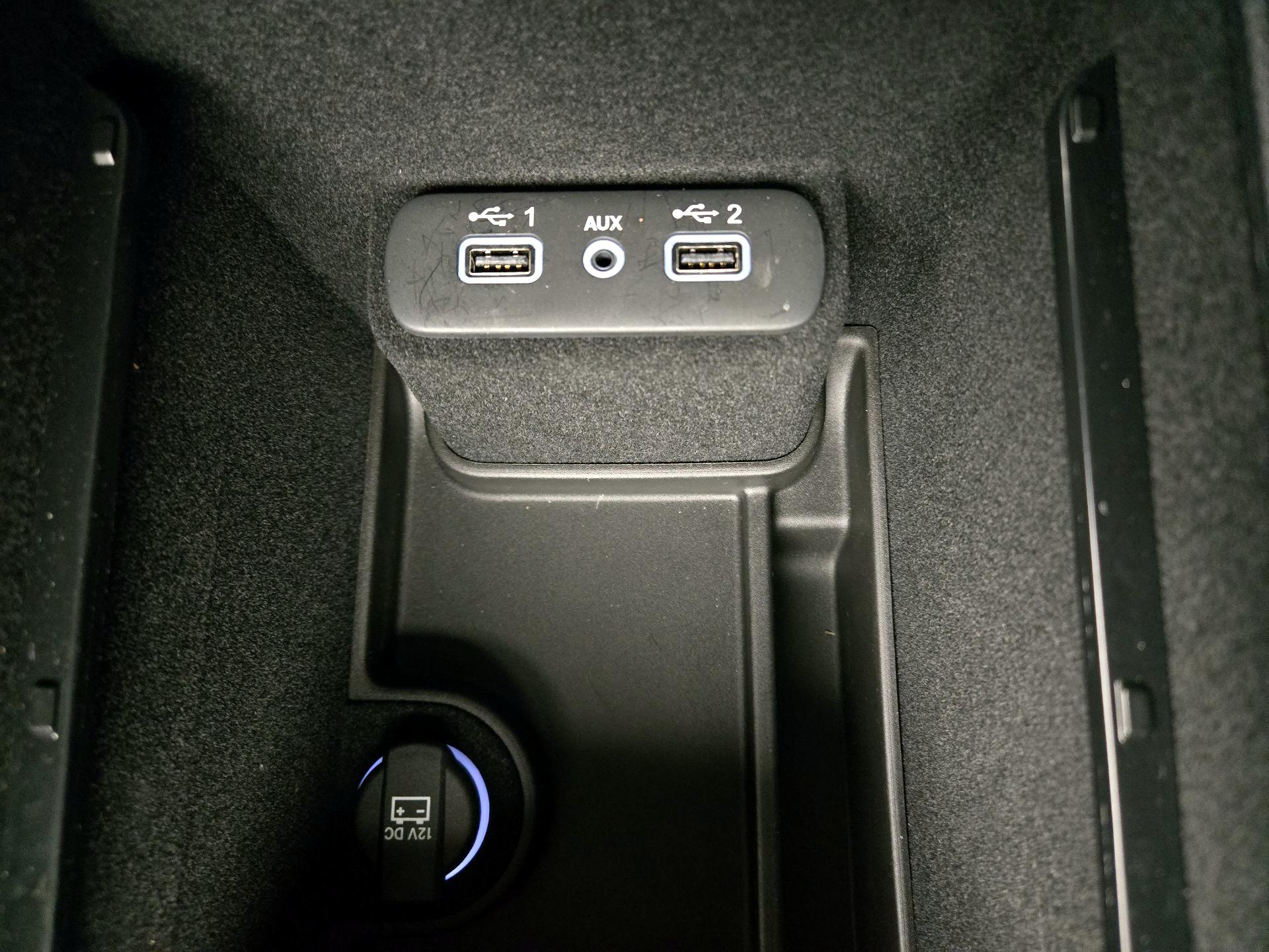 Thumbnail: 2023 Chrysler 300 - 18