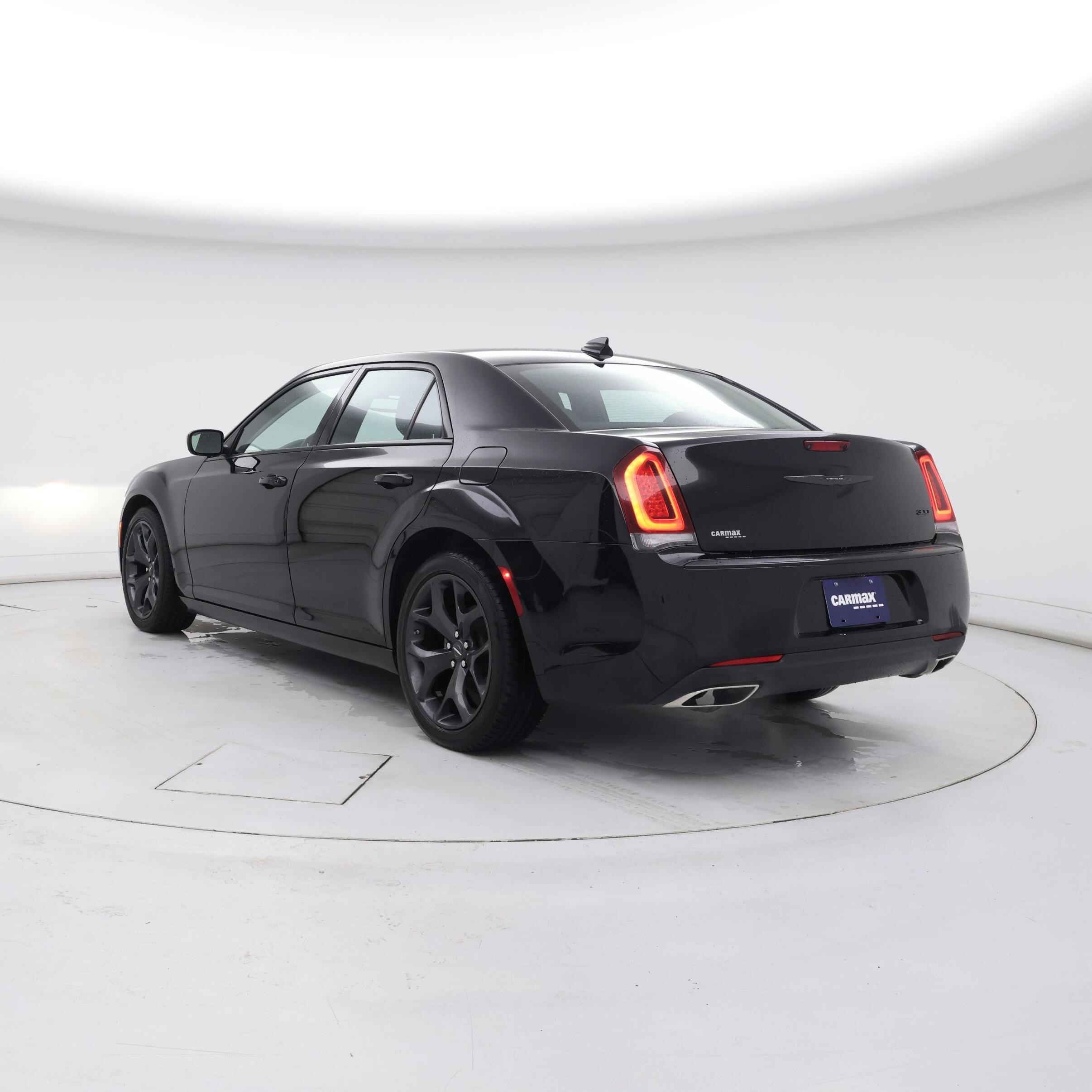 Thumbnail: 2023 Chrysler 300 - 2