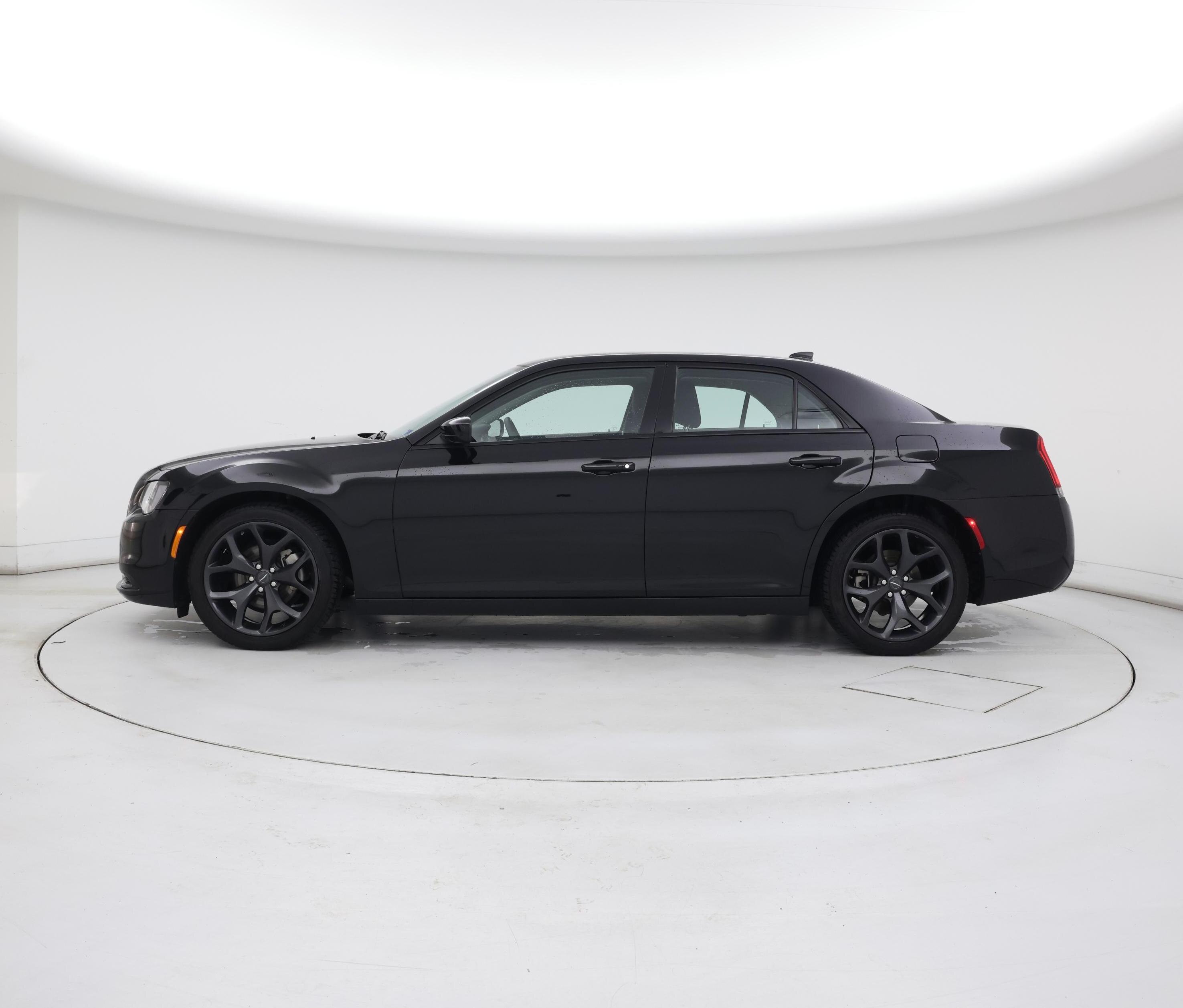 Thumbnail: 2023 Chrysler 300 - 3