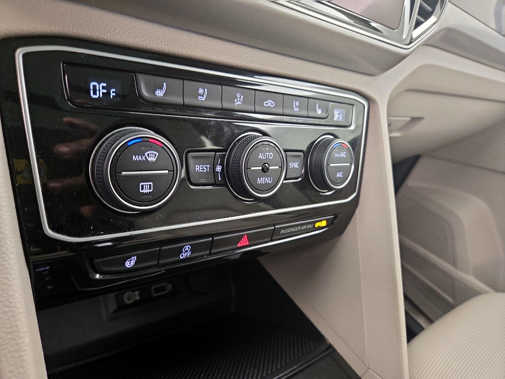 Thumbnail: 2019 Volkswagen Atlas - 17