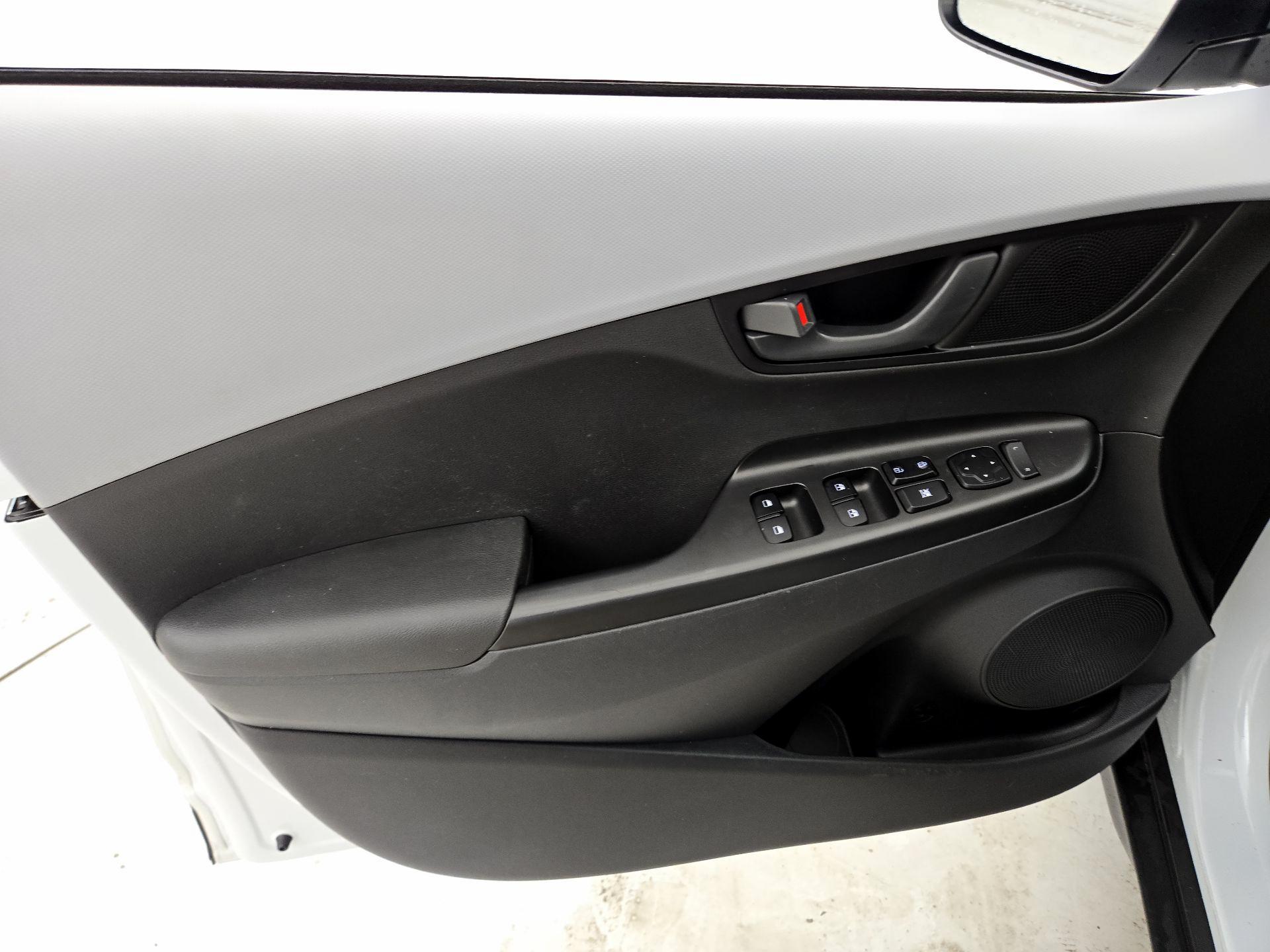 Thumbnail: 2021 Hyundai Kona - 12