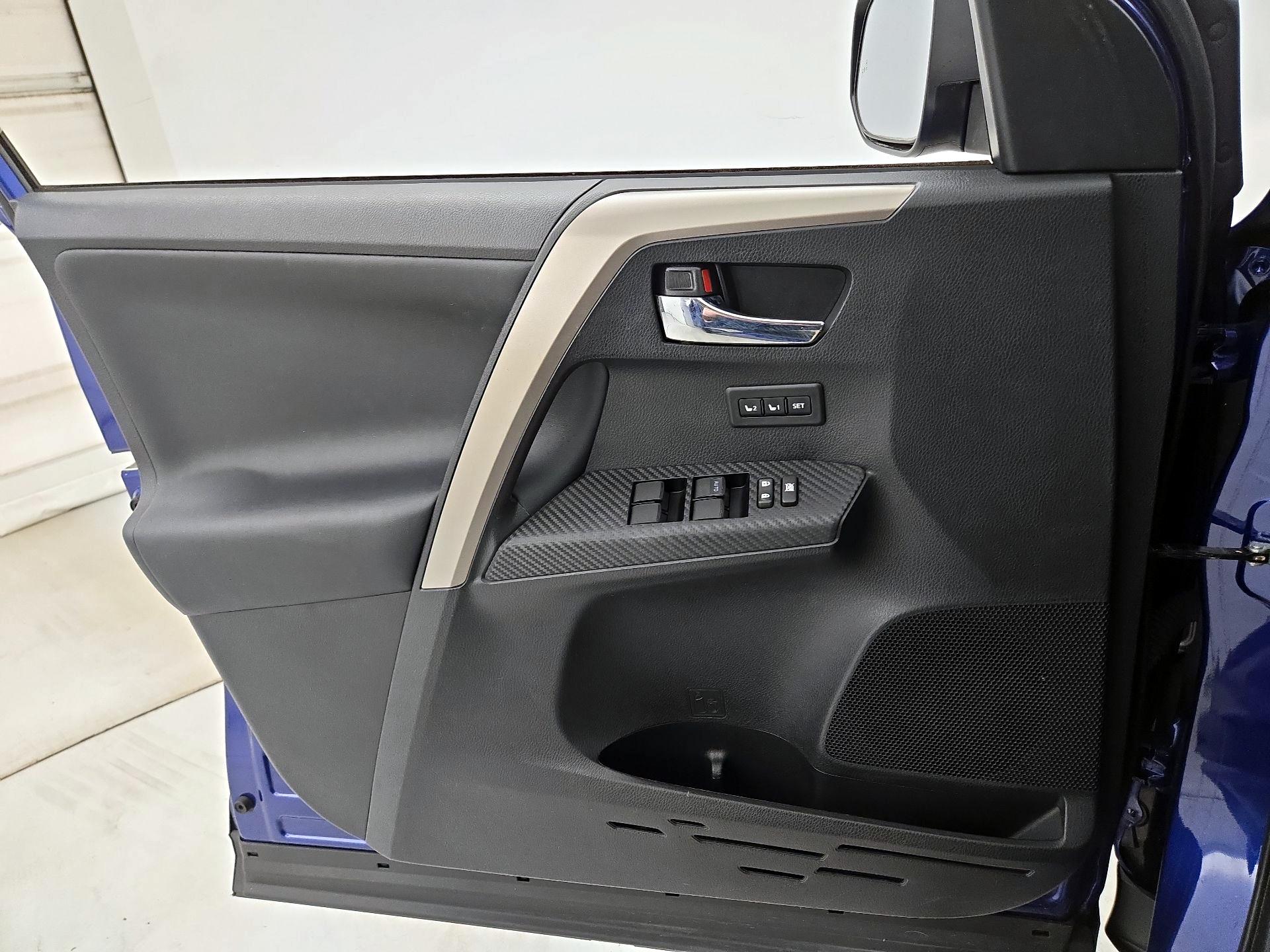 Thumbnail: 2014 Toyota RAV4 - 12