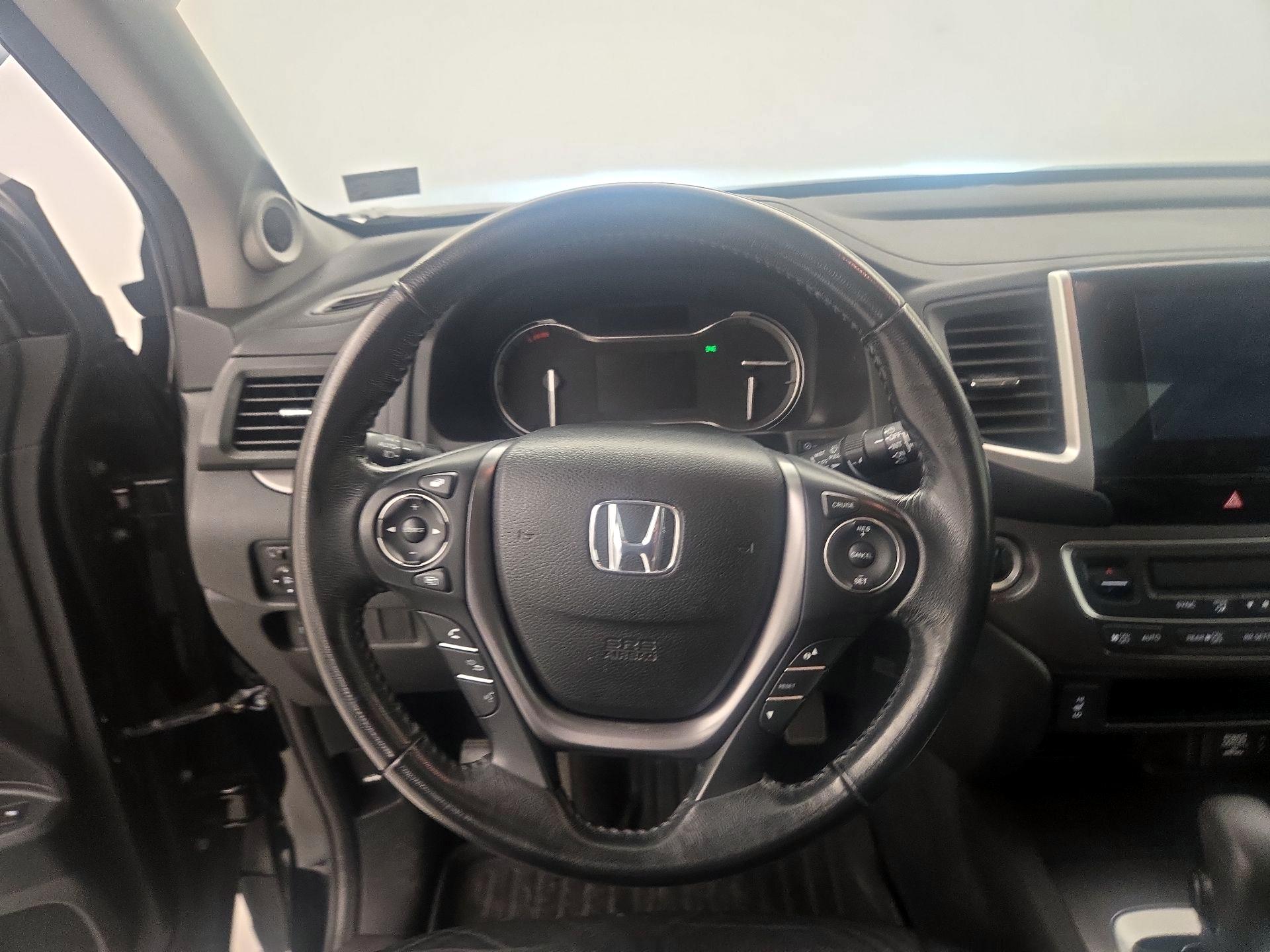 Thumbnail: 2016 Honda Pilot - 10