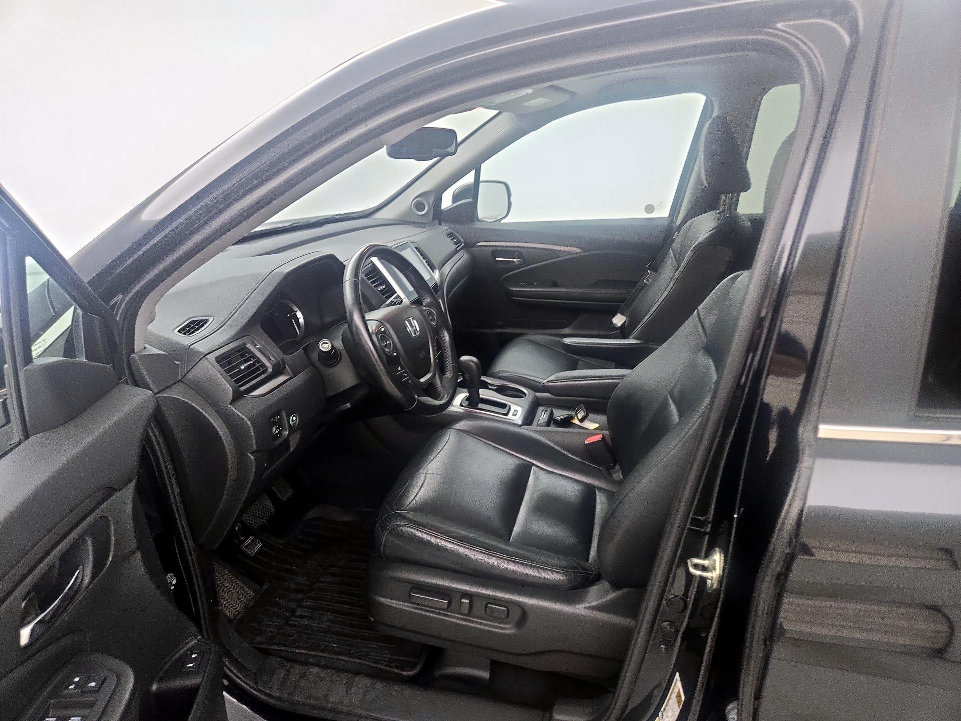 Thumbnail: 2016 Honda Pilot - 11