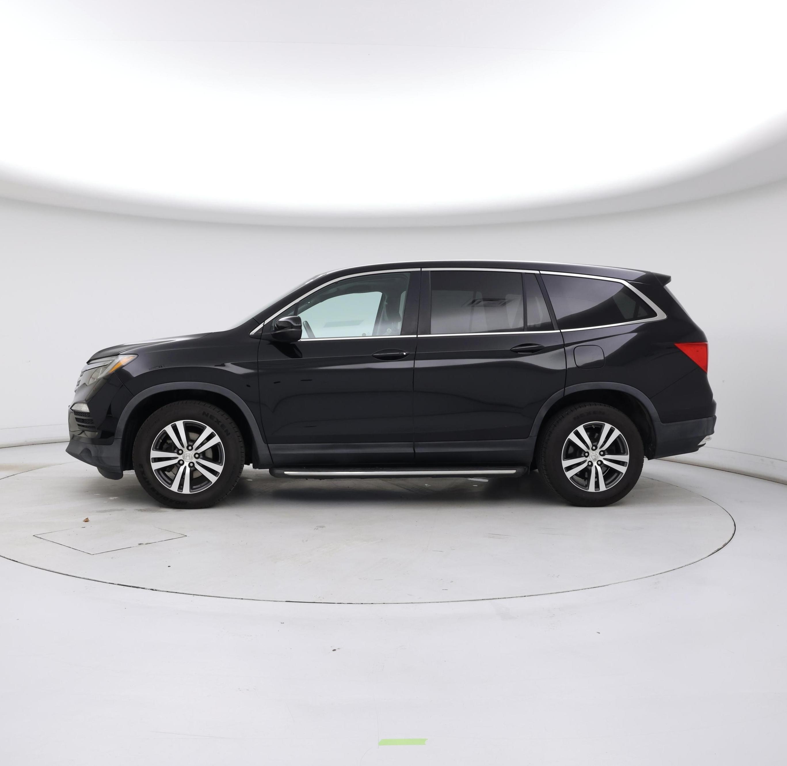 Thumbnail: 2016 Honda Pilot - 3