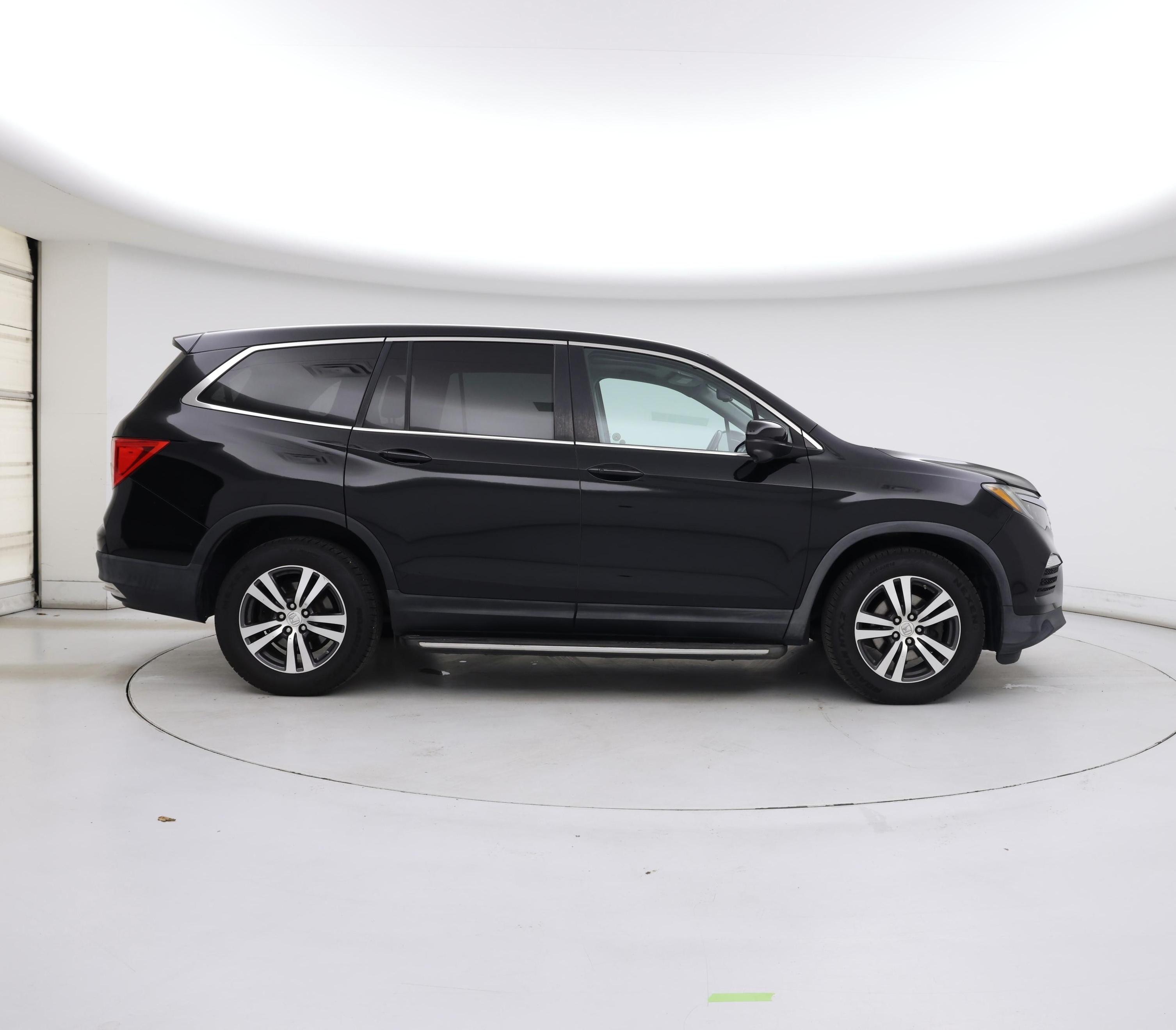 Thumbnail: 2016 Honda Pilot - 7
