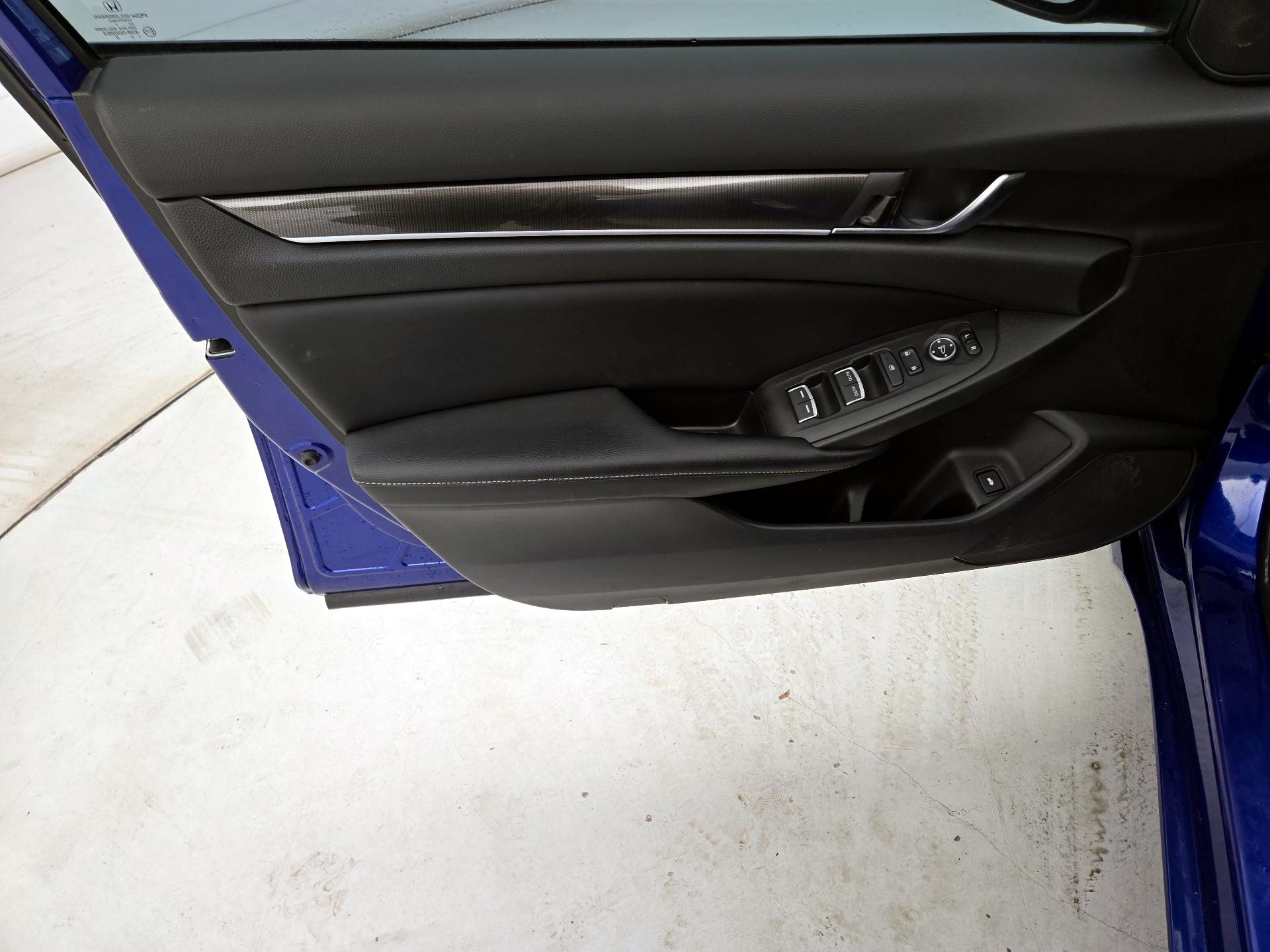 Thumbnail: 2018 Honda Accord - 12