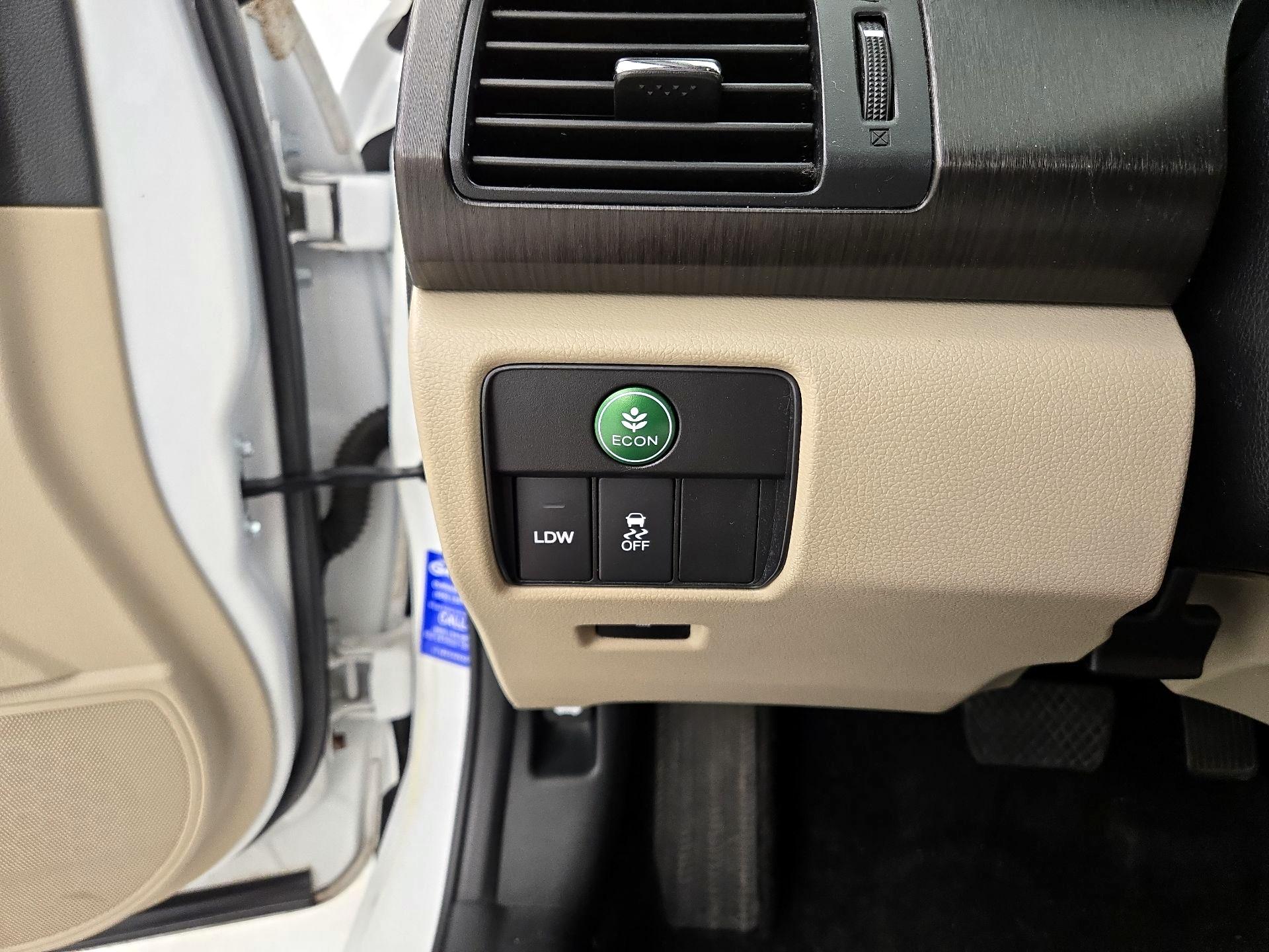 Thumbnail: 2015 Honda Accord - 13