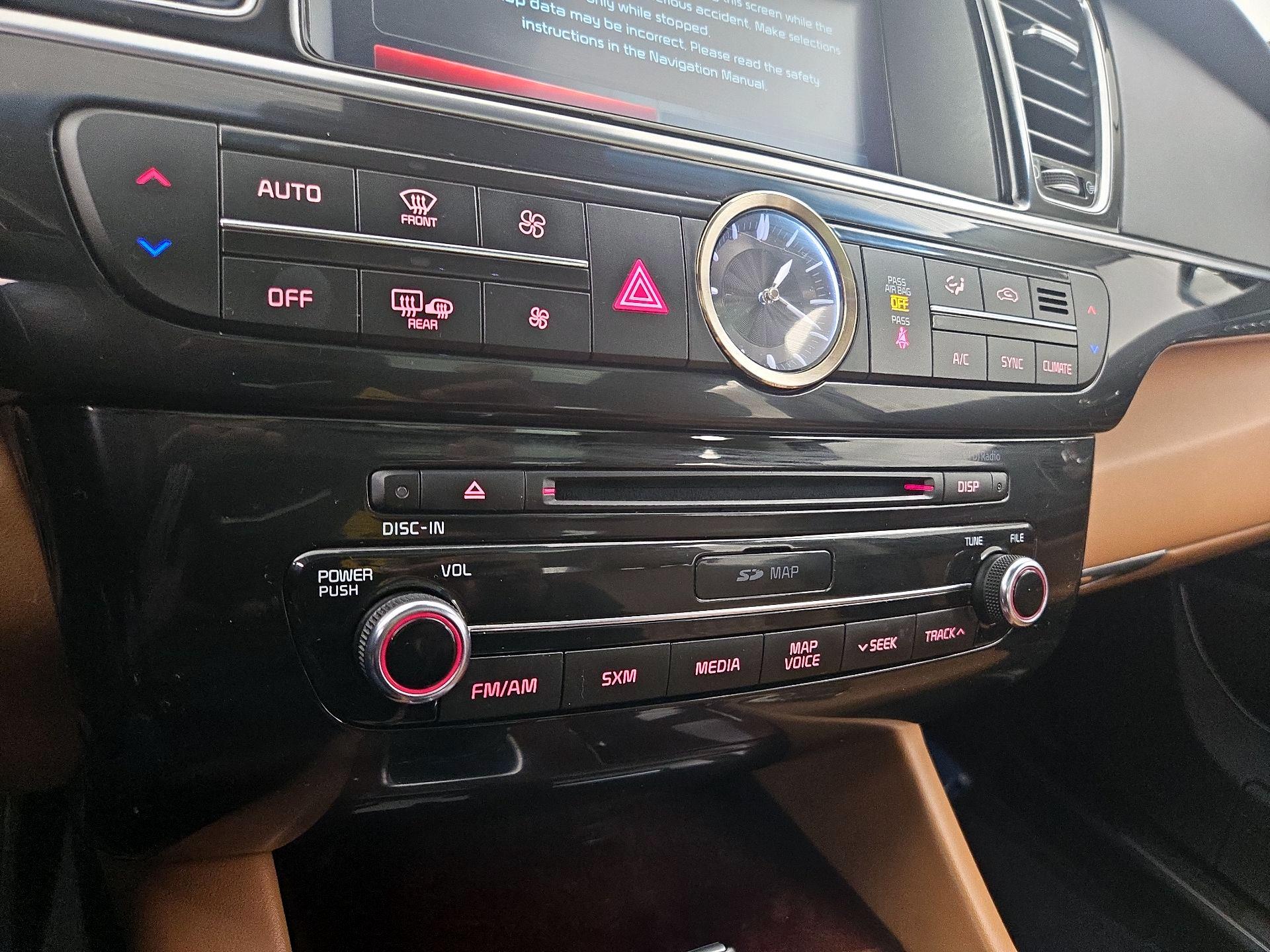 Thumbnail: 2017 Kia K900 - 17