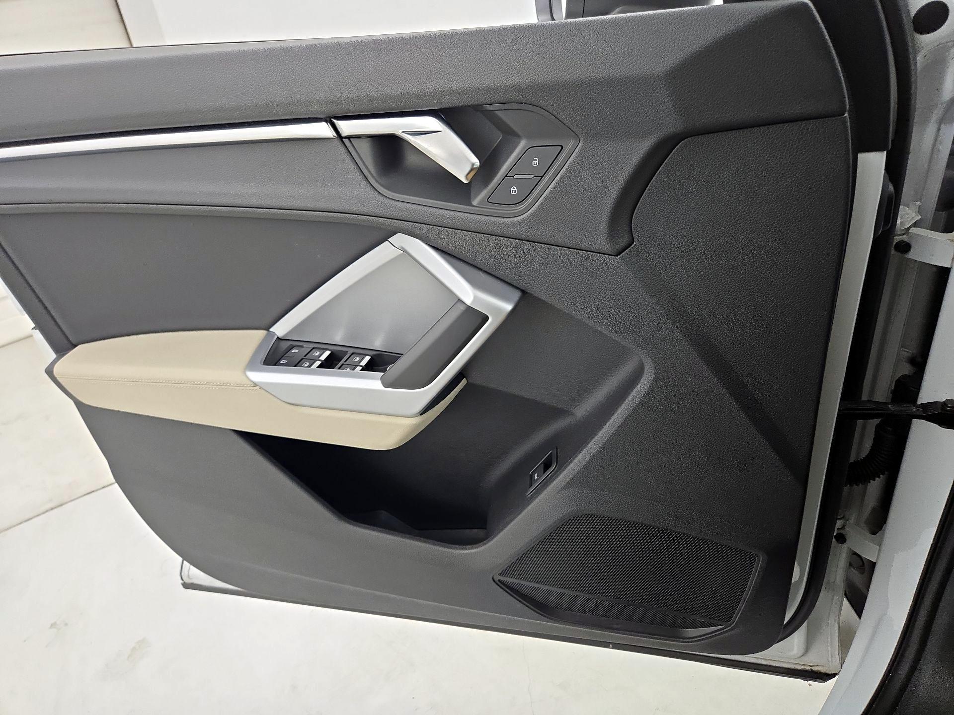 Thumbnail: 2020 Audi Q3 - 12