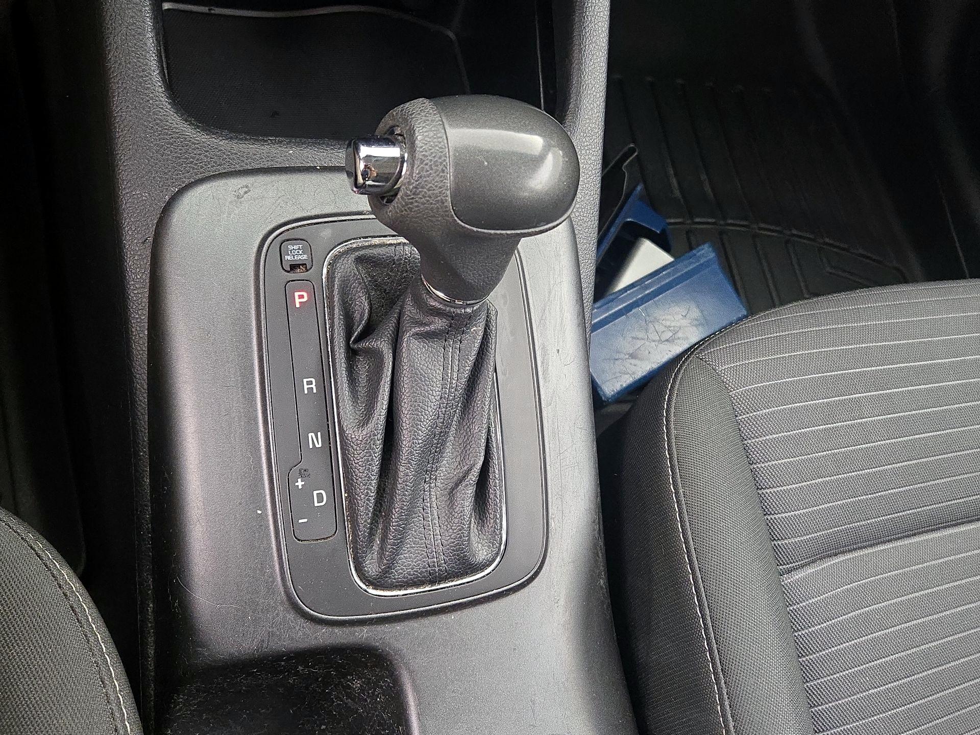 Thumbnail: 2015 Kia Forte - 16