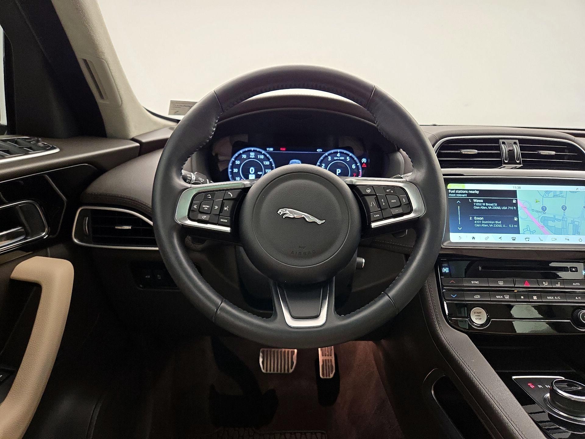 Thumbnail: 2019 Jaguar F-Pace - 10