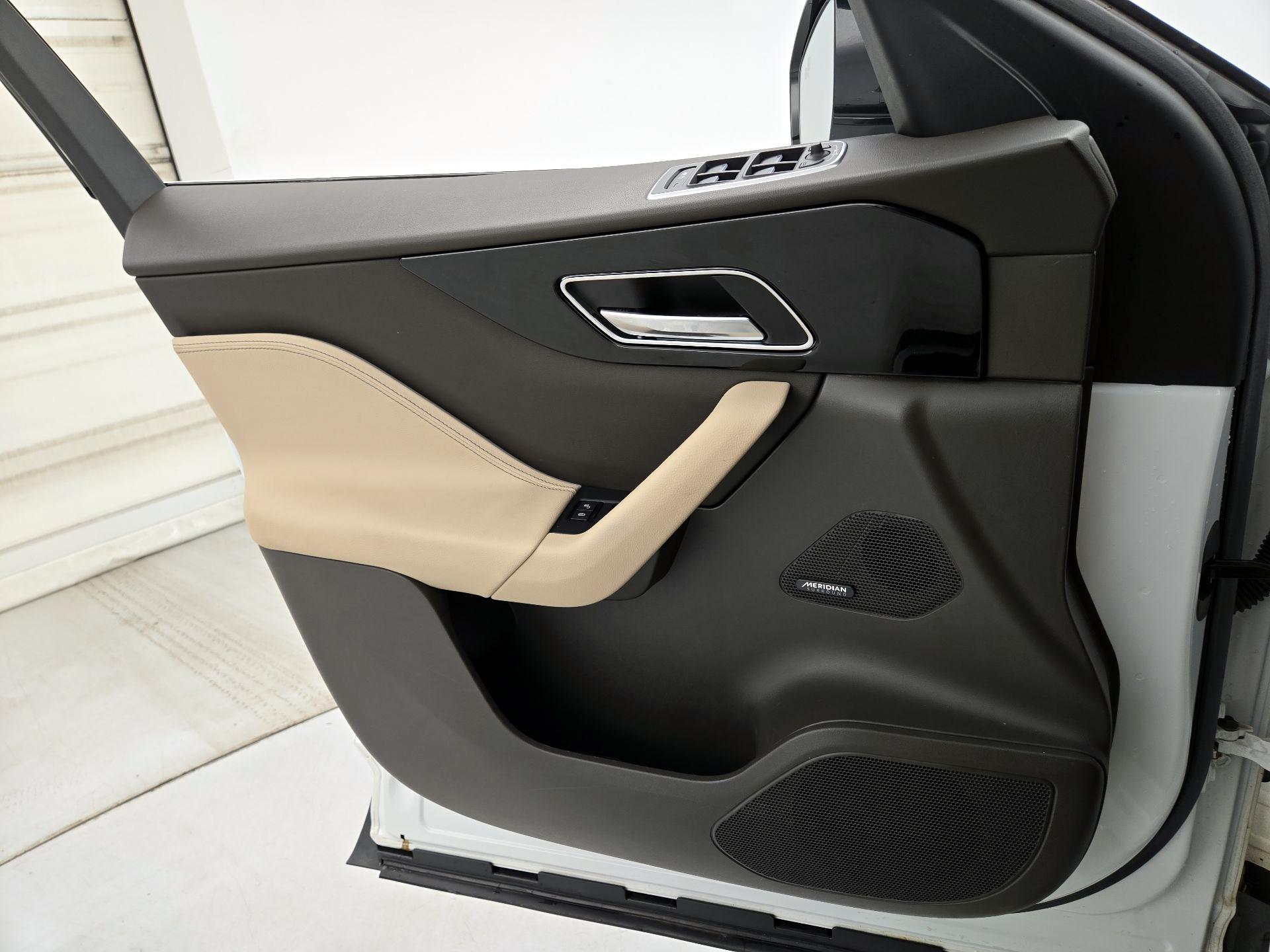 Thumbnail: 2019 Jaguar F-Pace - 12