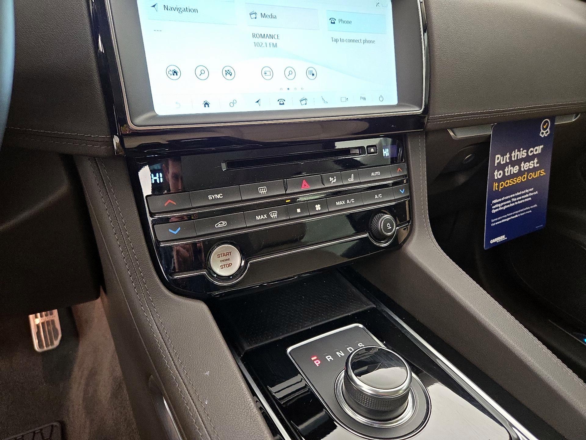 Thumbnail: 2019 Jaguar F-Pace - 17