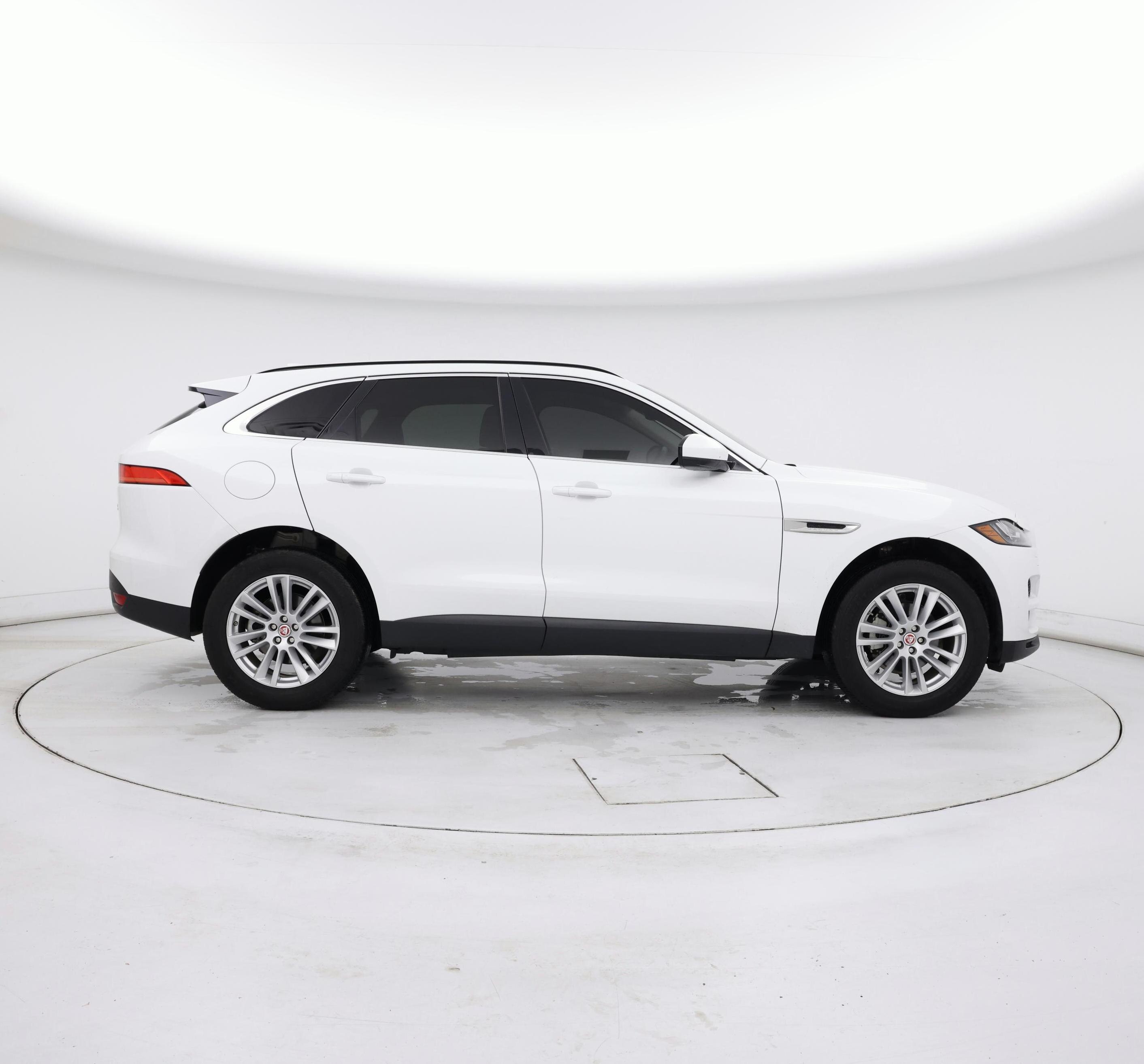 Thumbnail: 2019 Jaguar F-Pace - 7