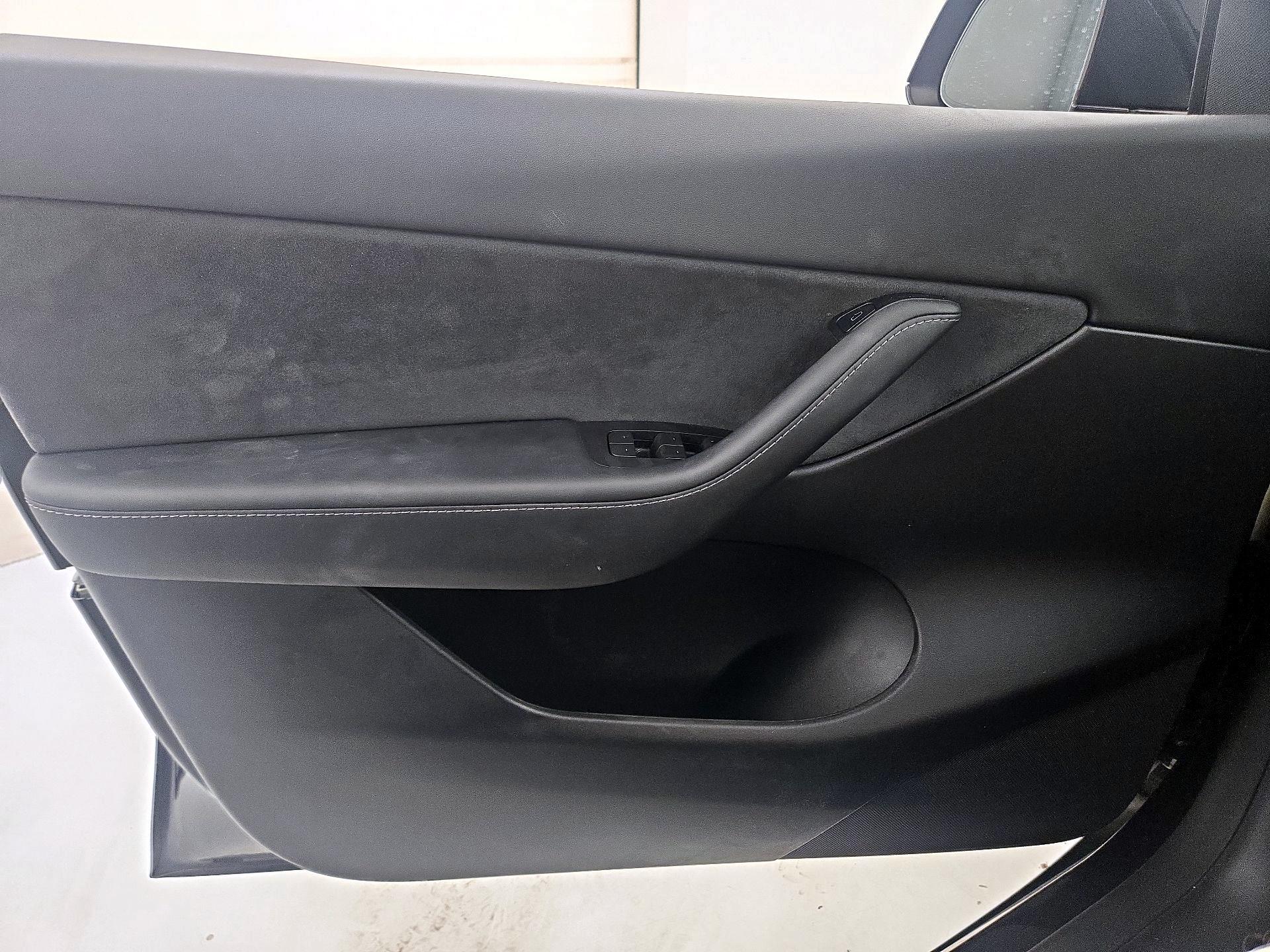 Thumbnail: 2022 Tesla Model Y - 12