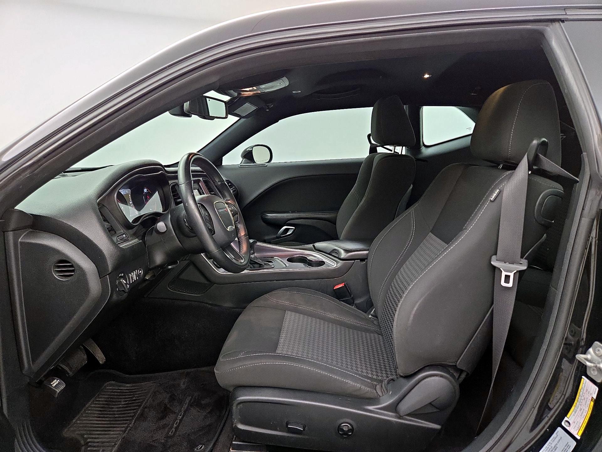 Thumbnail: 2017 Dodge Challenger - 11