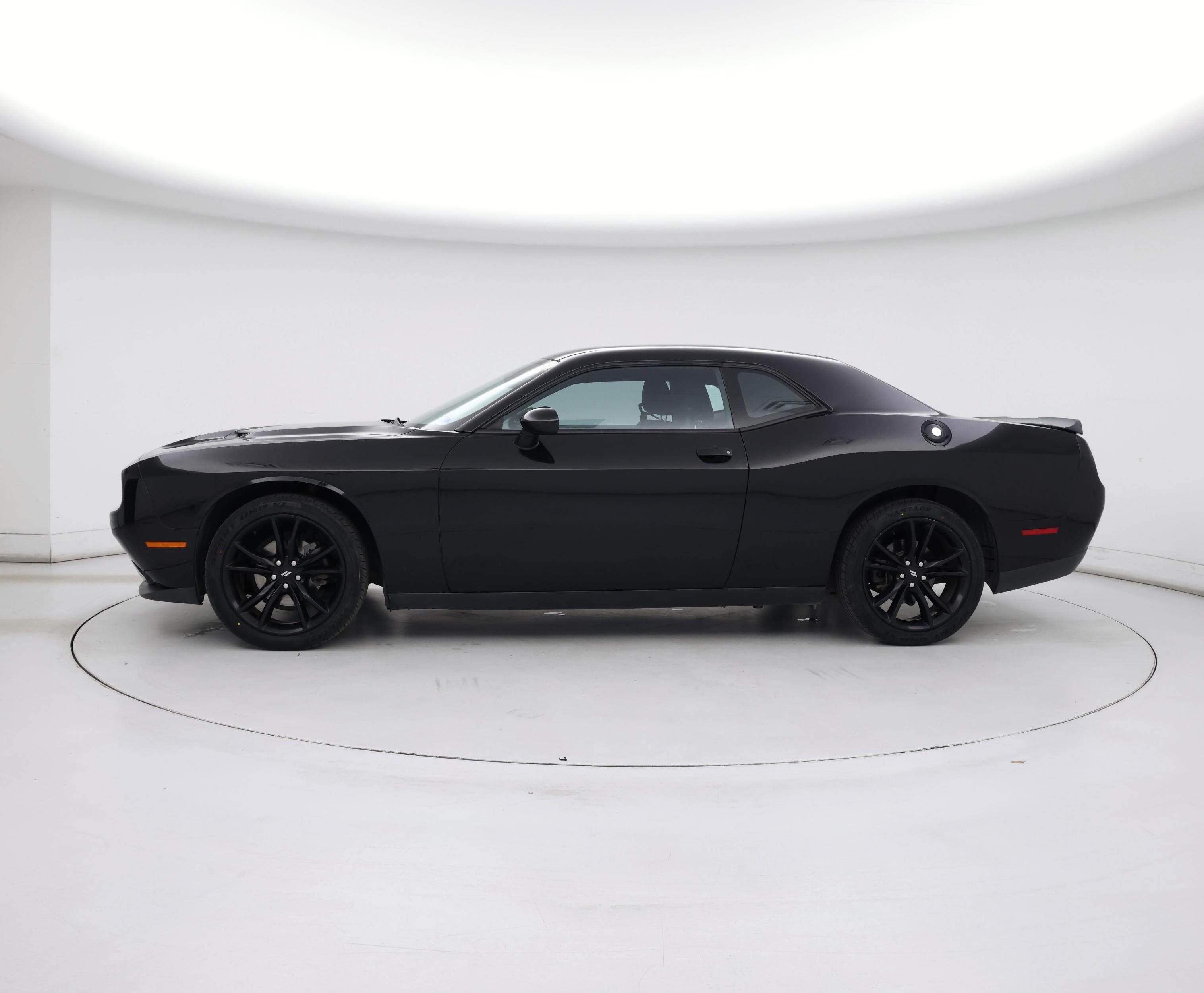 Thumbnail: 2017 Dodge Challenger - 3