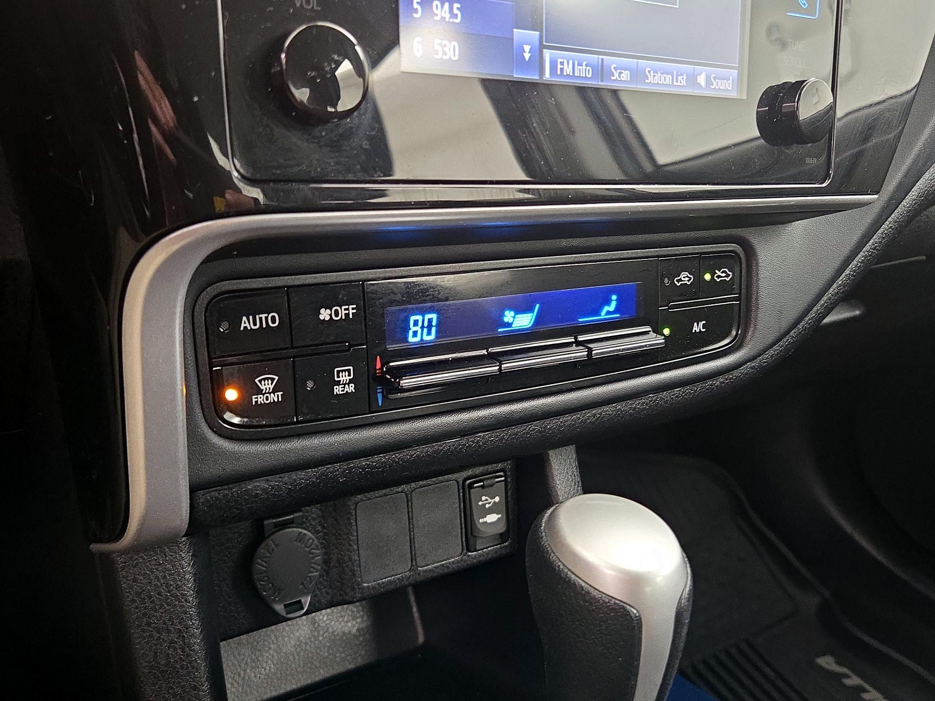 Thumbnail: 2018 Toyota Corolla - 16