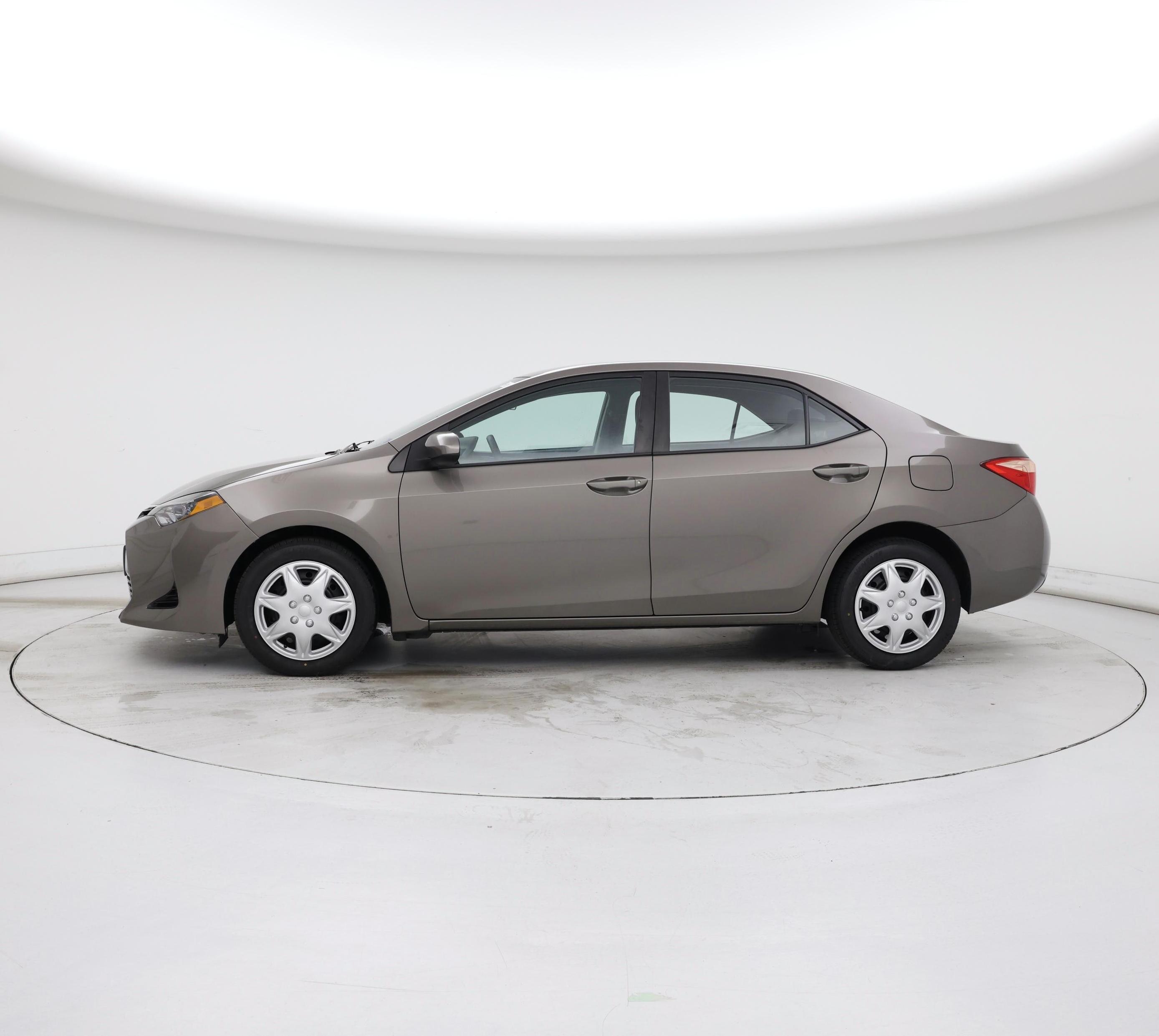 Thumbnail: 2018 Toyota Corolla - 3