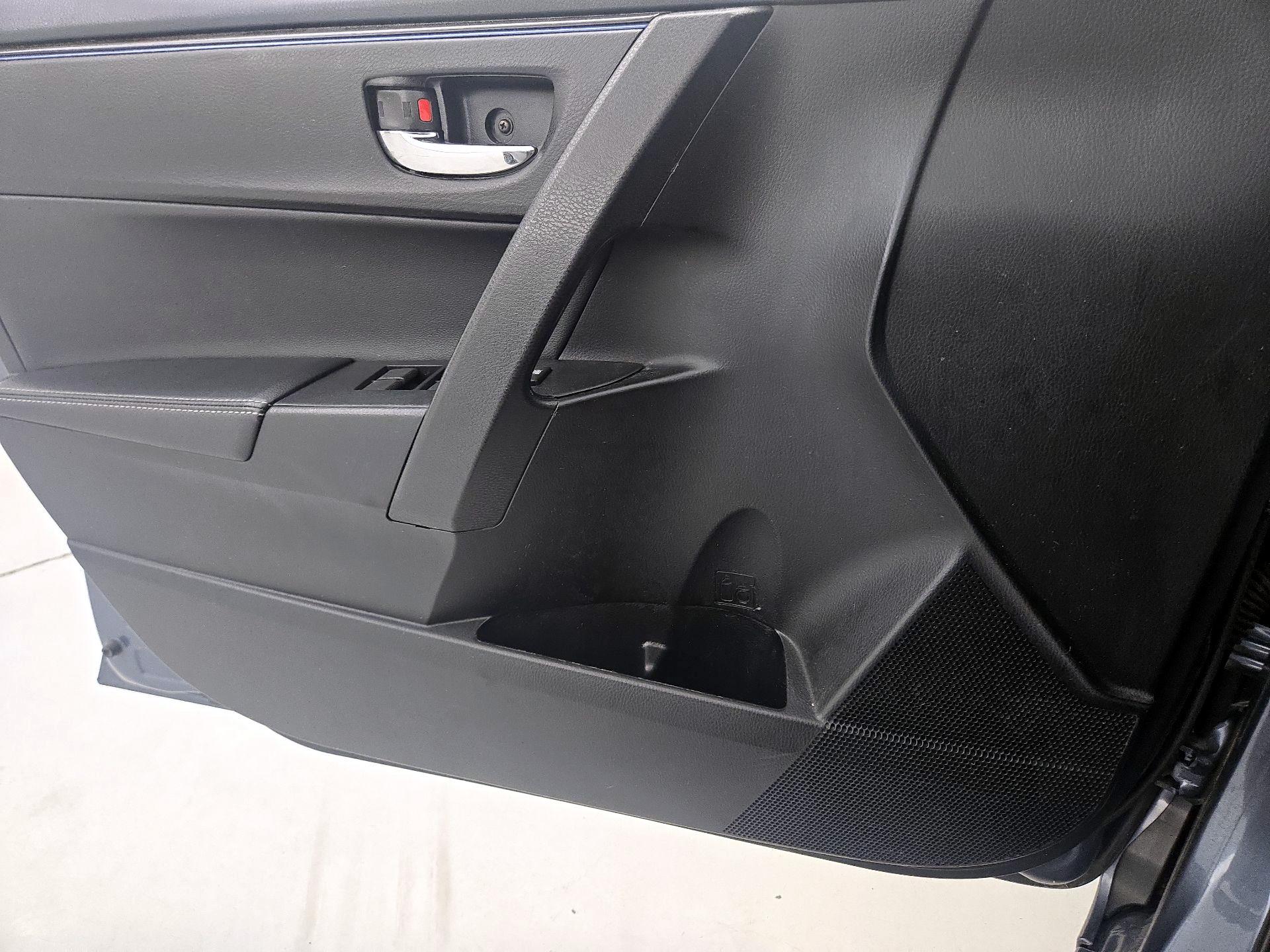 Thumbnail: 2017 Toyota Corolla - 12