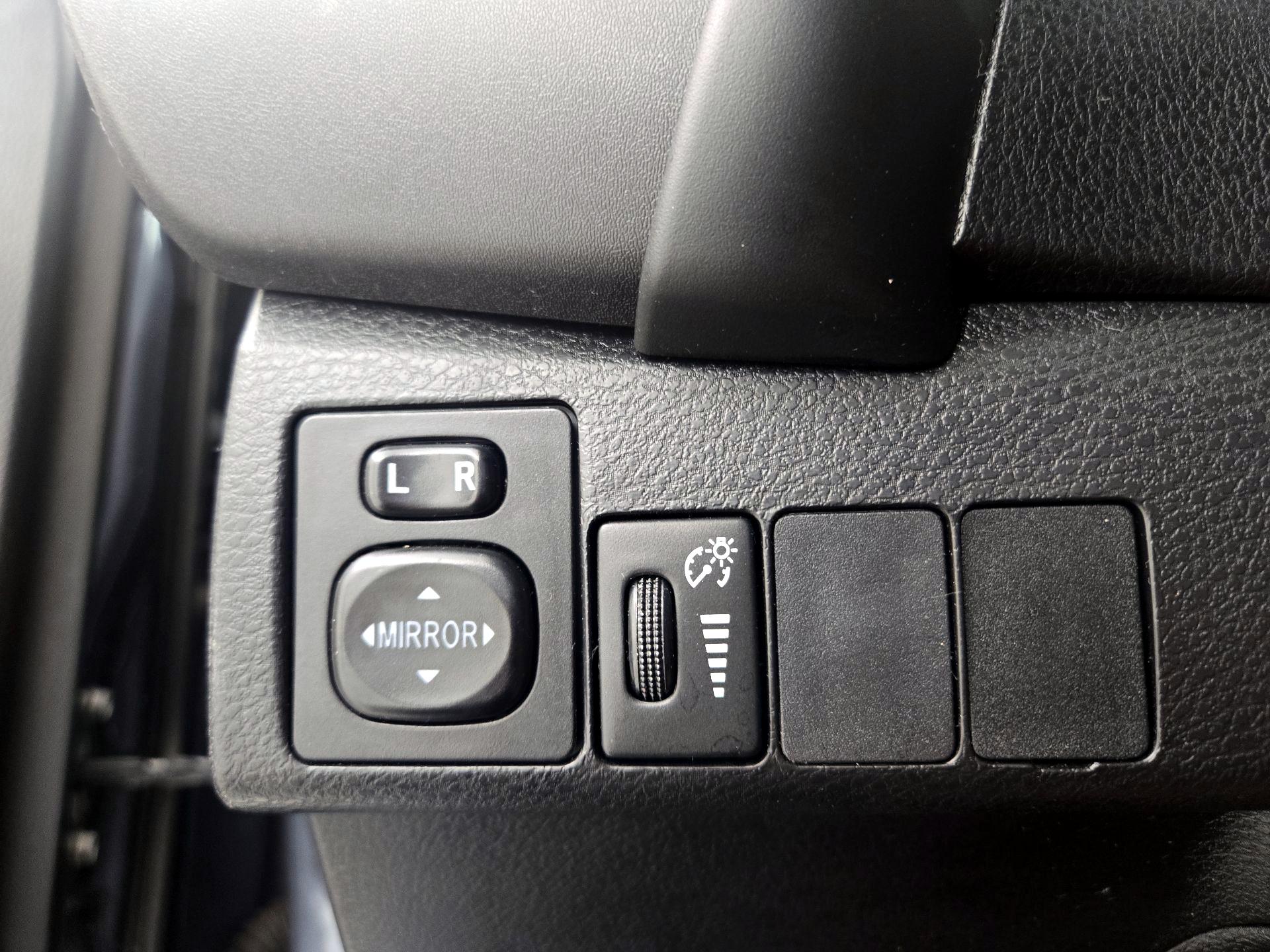 Thumbnail: 2017 Toyota Corolla - 13