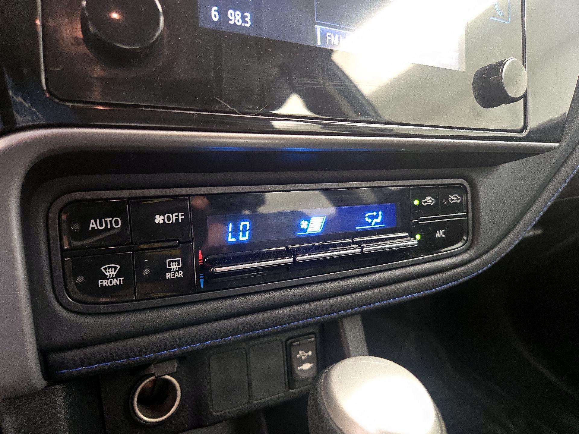 Thumbnail: 2017 Toyota Corolla - 16