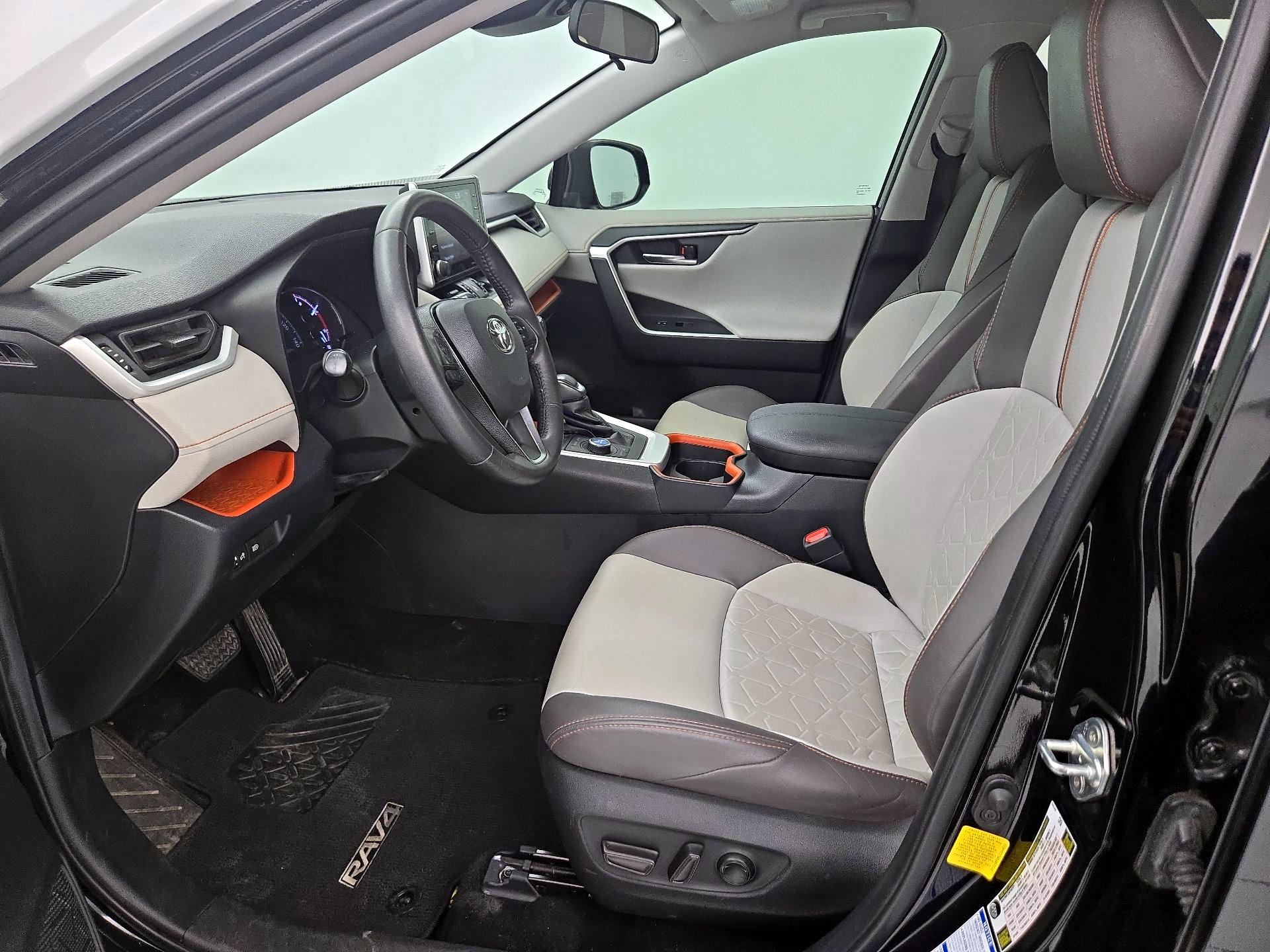 Thumbnail: 2020 Toyota RAV4 - 11