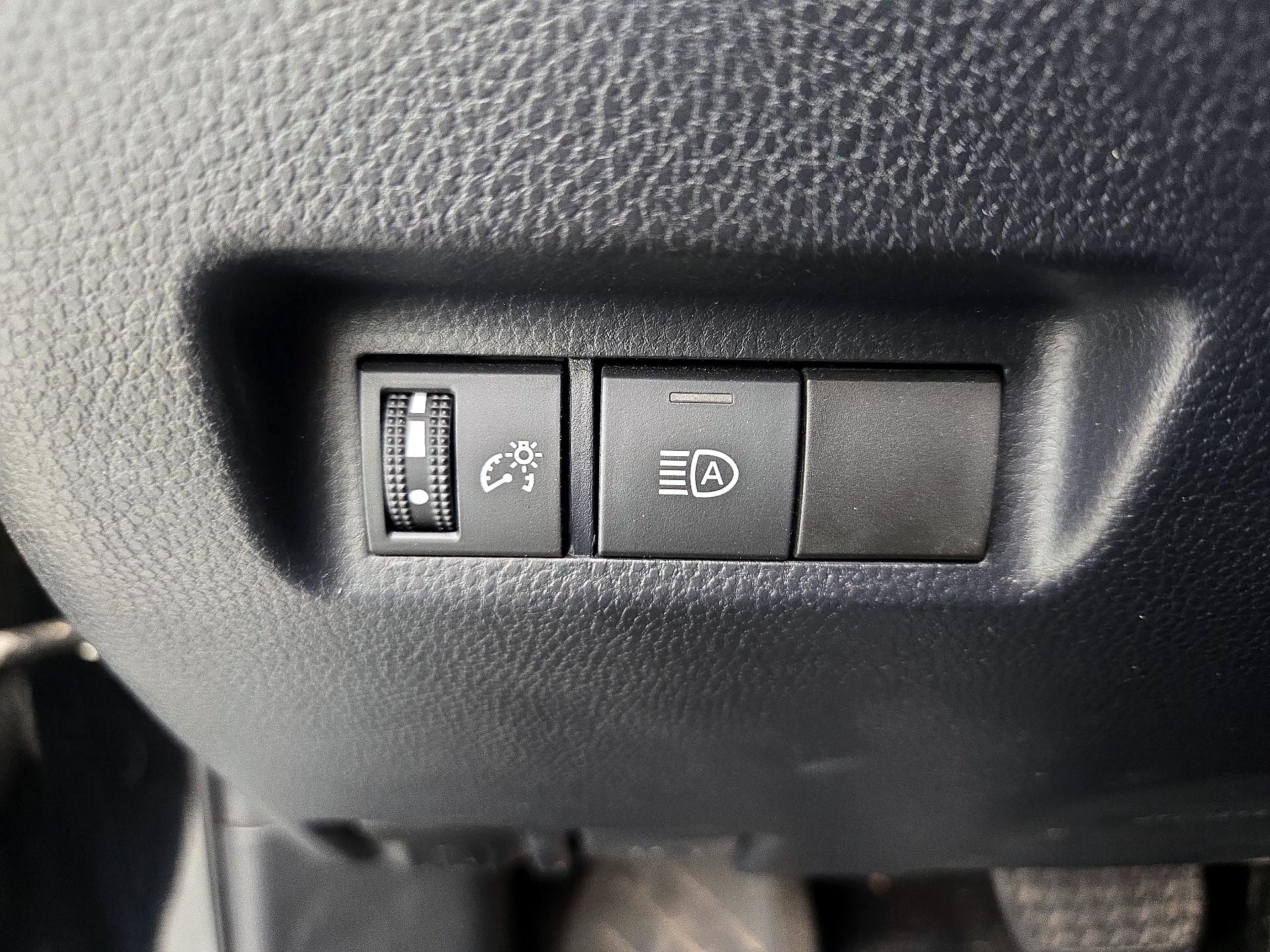 Thumbnail: 2020 Toyota RAV4 - 13