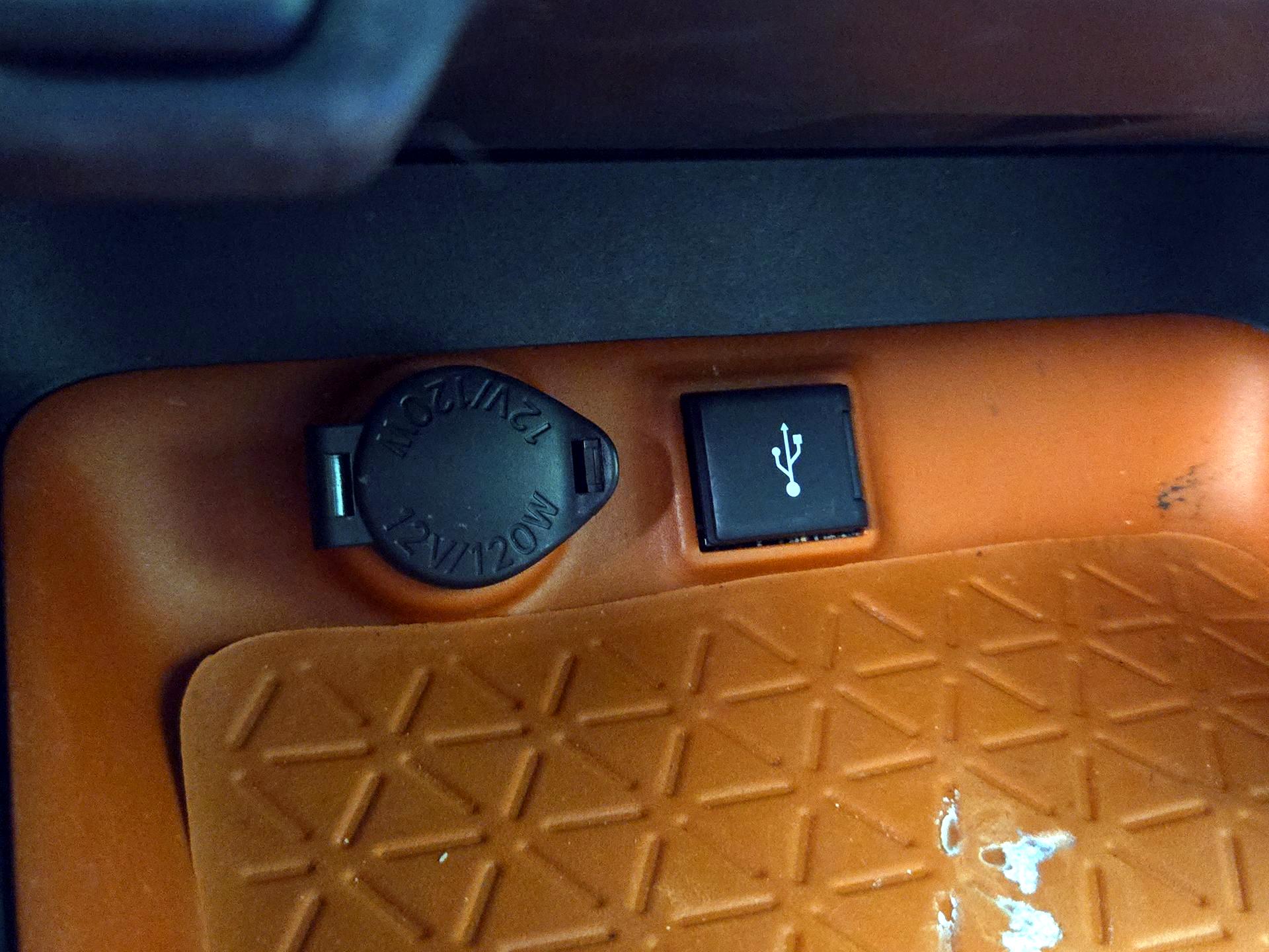 Thumbnail: 2020 Toyota RAV4 - 18