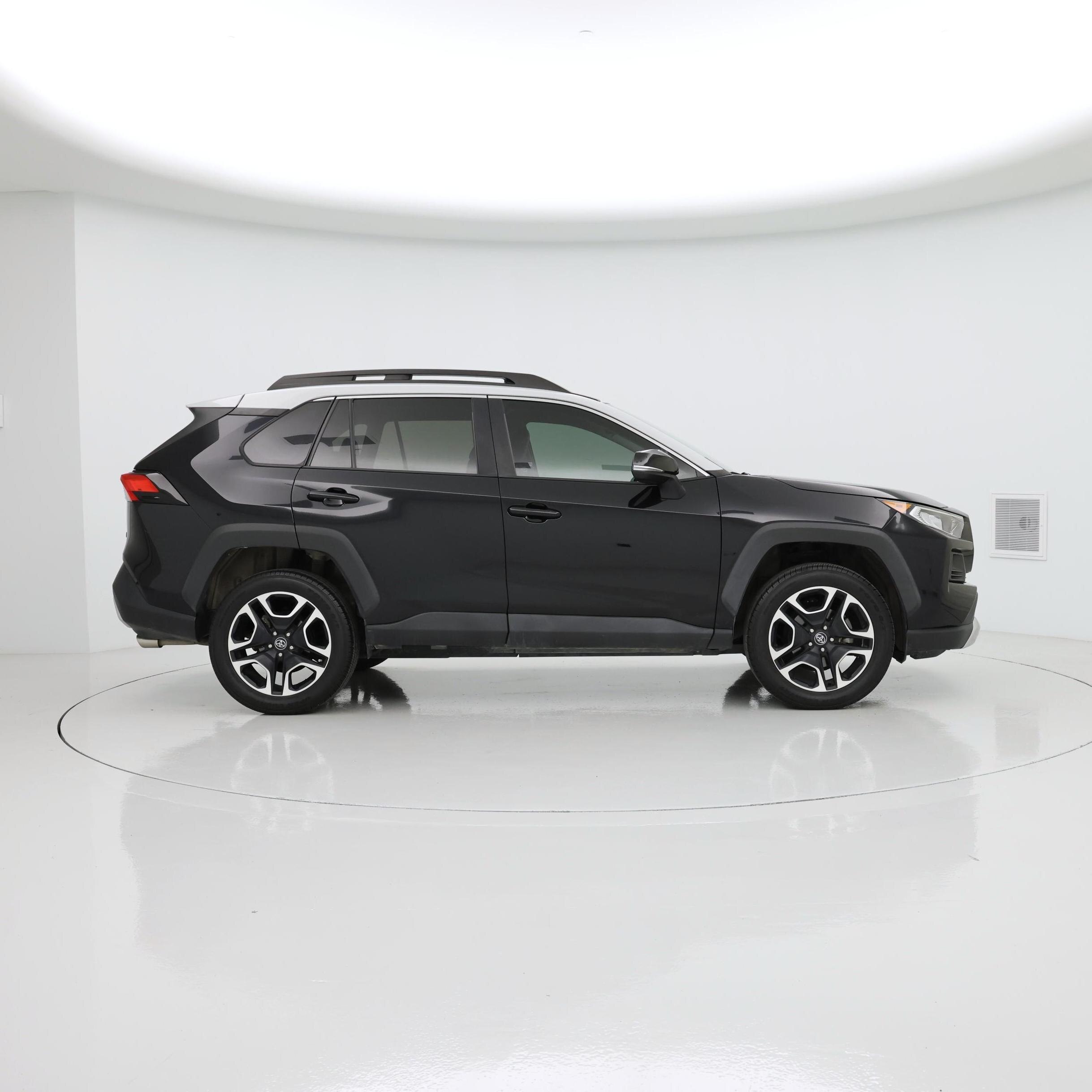 Thumbnail: 2020 Toyota RAV4 - 7