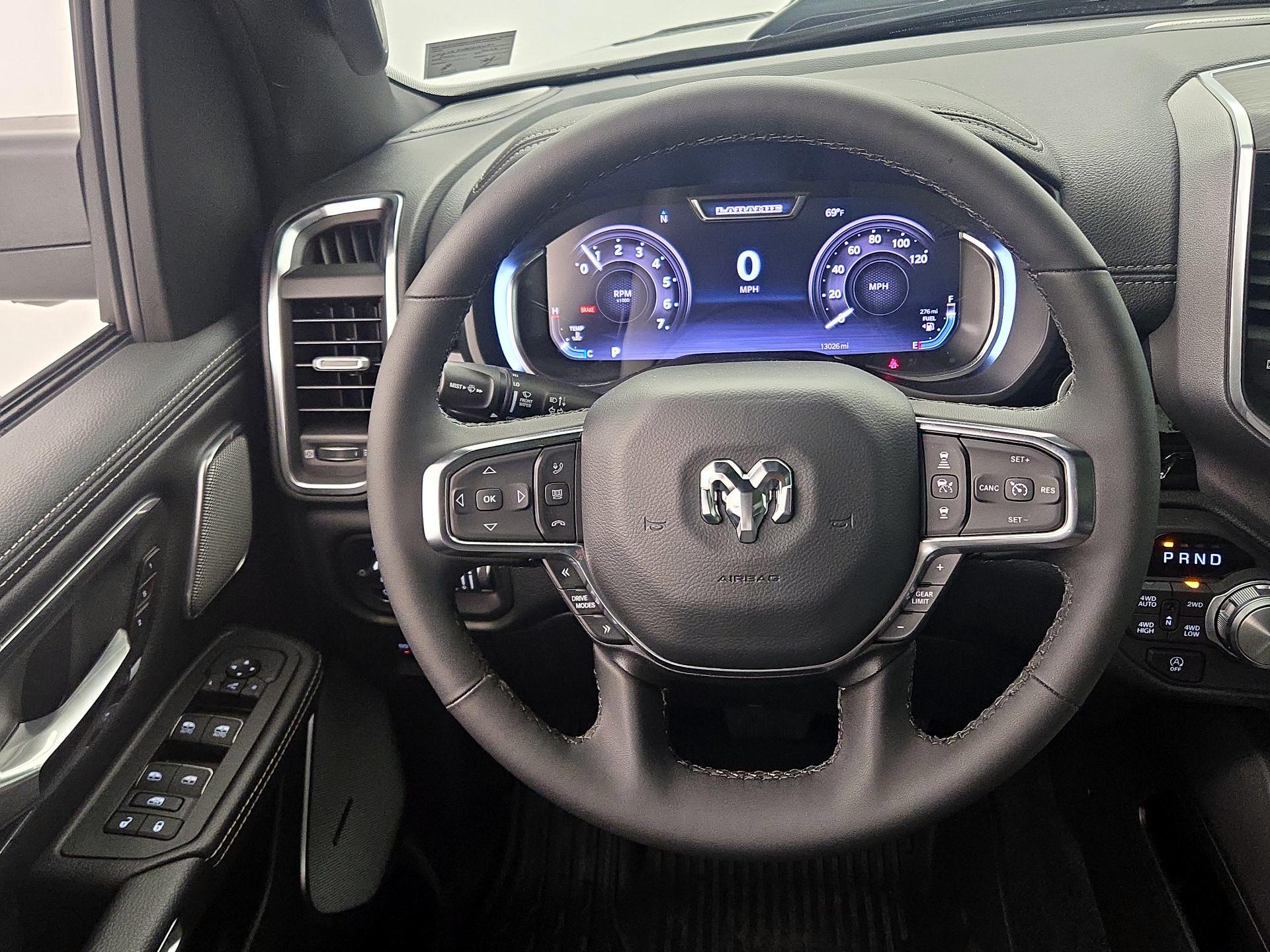 Thumbnail: 2025 RAM 1500 - 10