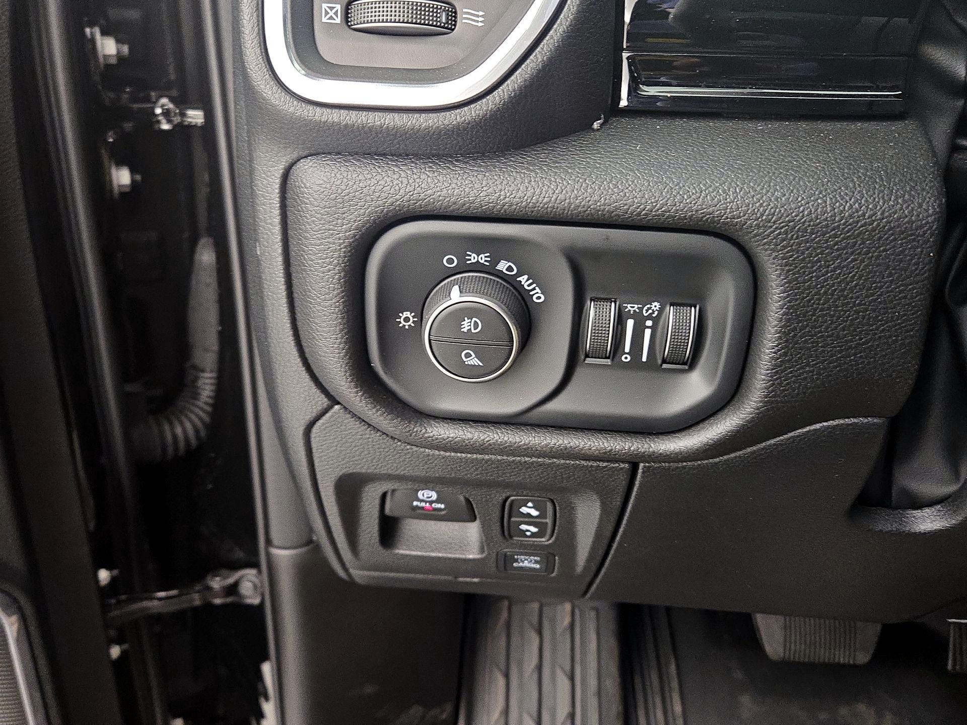 Thumbnail: 2025 RAM 1500 - 13