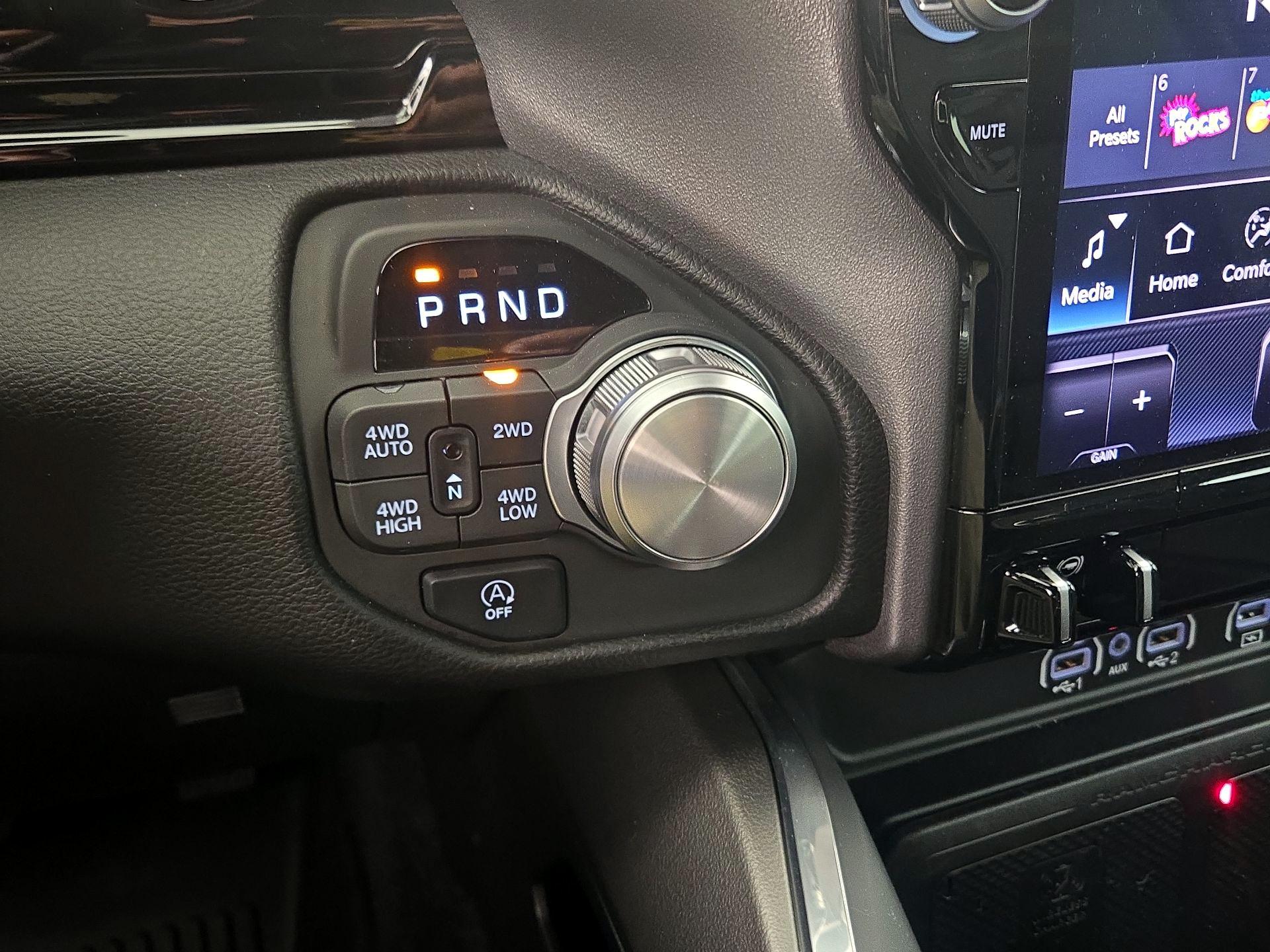 Thumbnail: 2025 RAM 1500 - 18