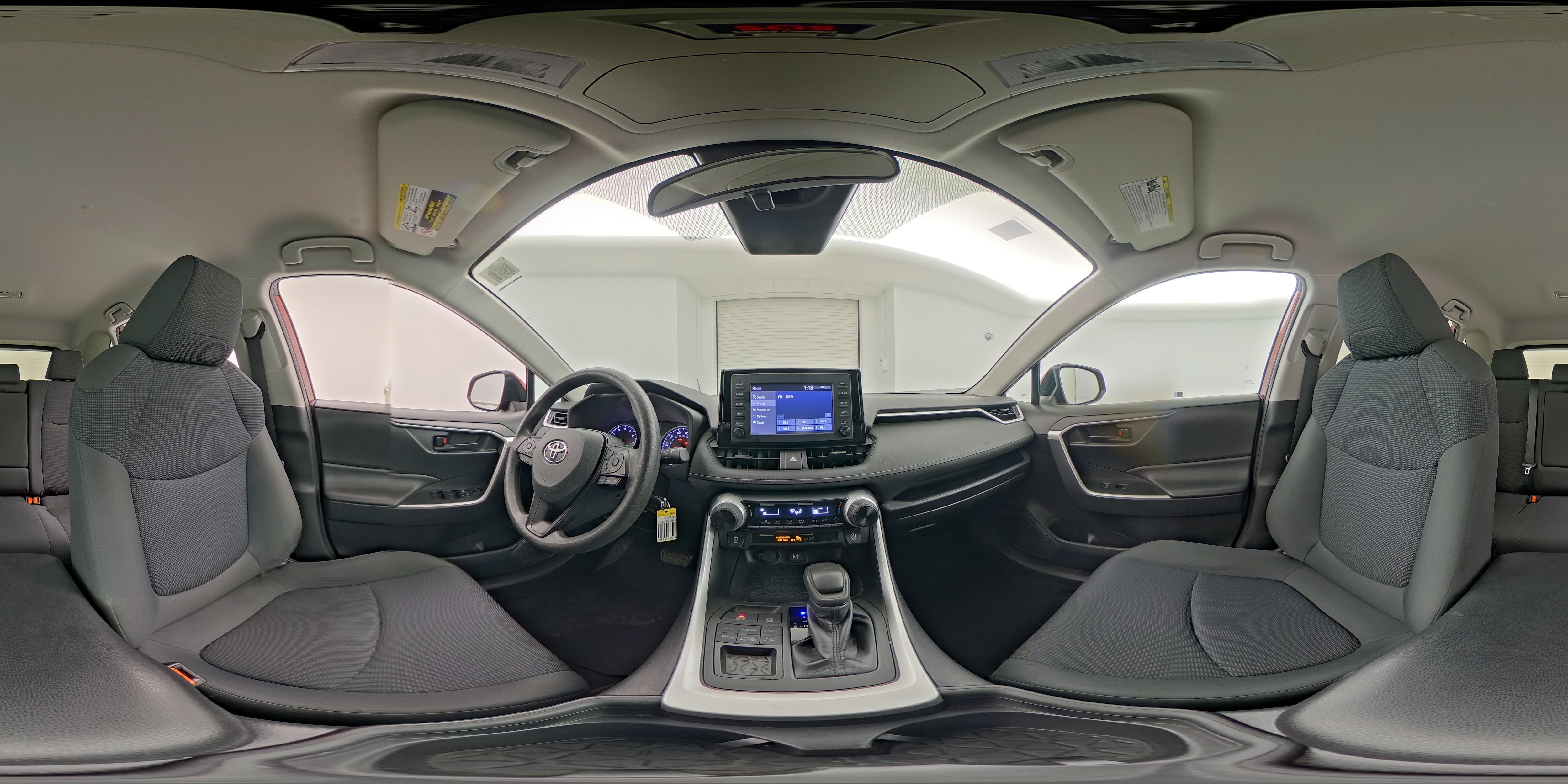 2019 Toyota RAV4 LE - Photo 25