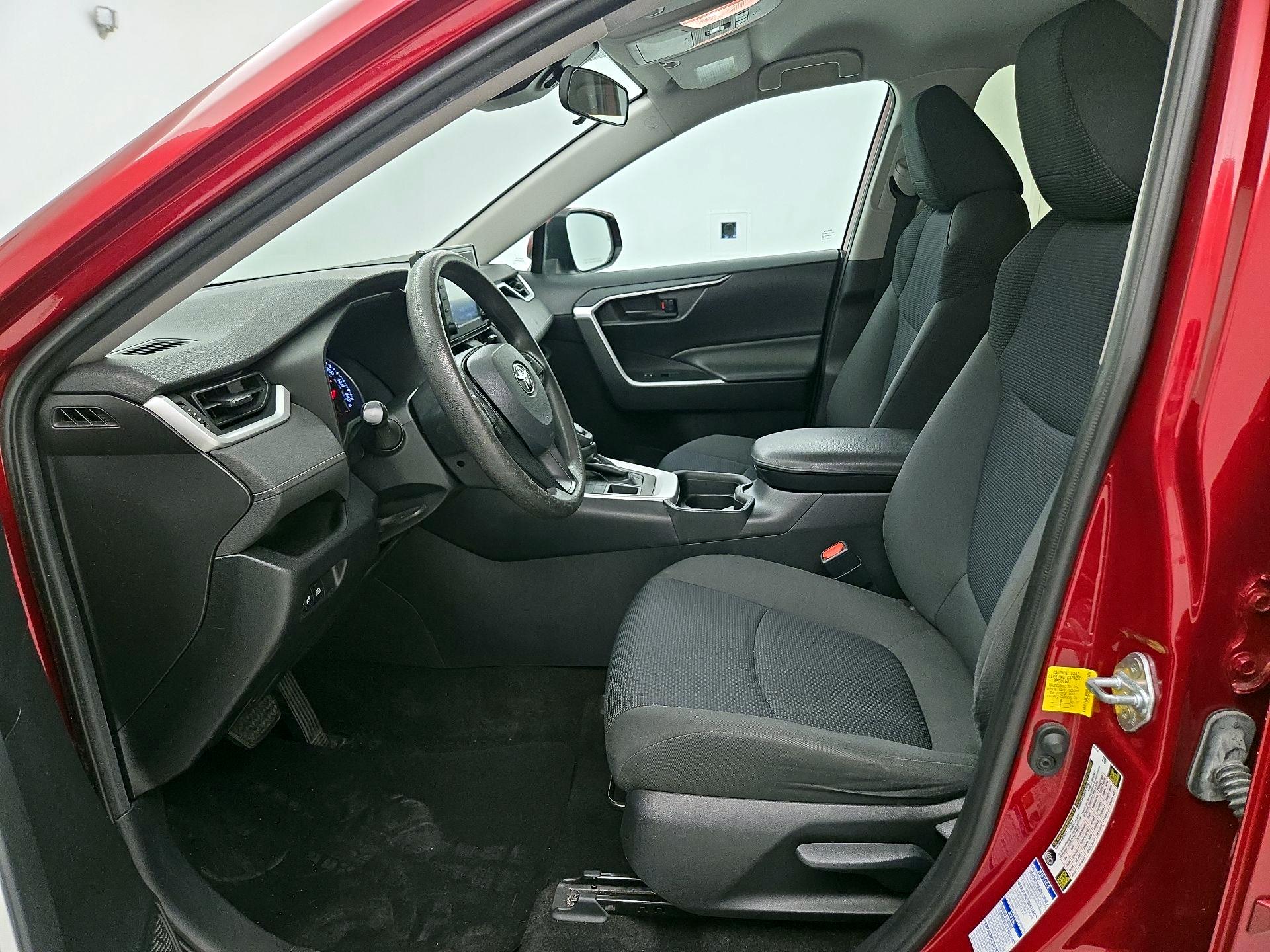 Thumbnail: 2019 Toyota RAV4 - 11