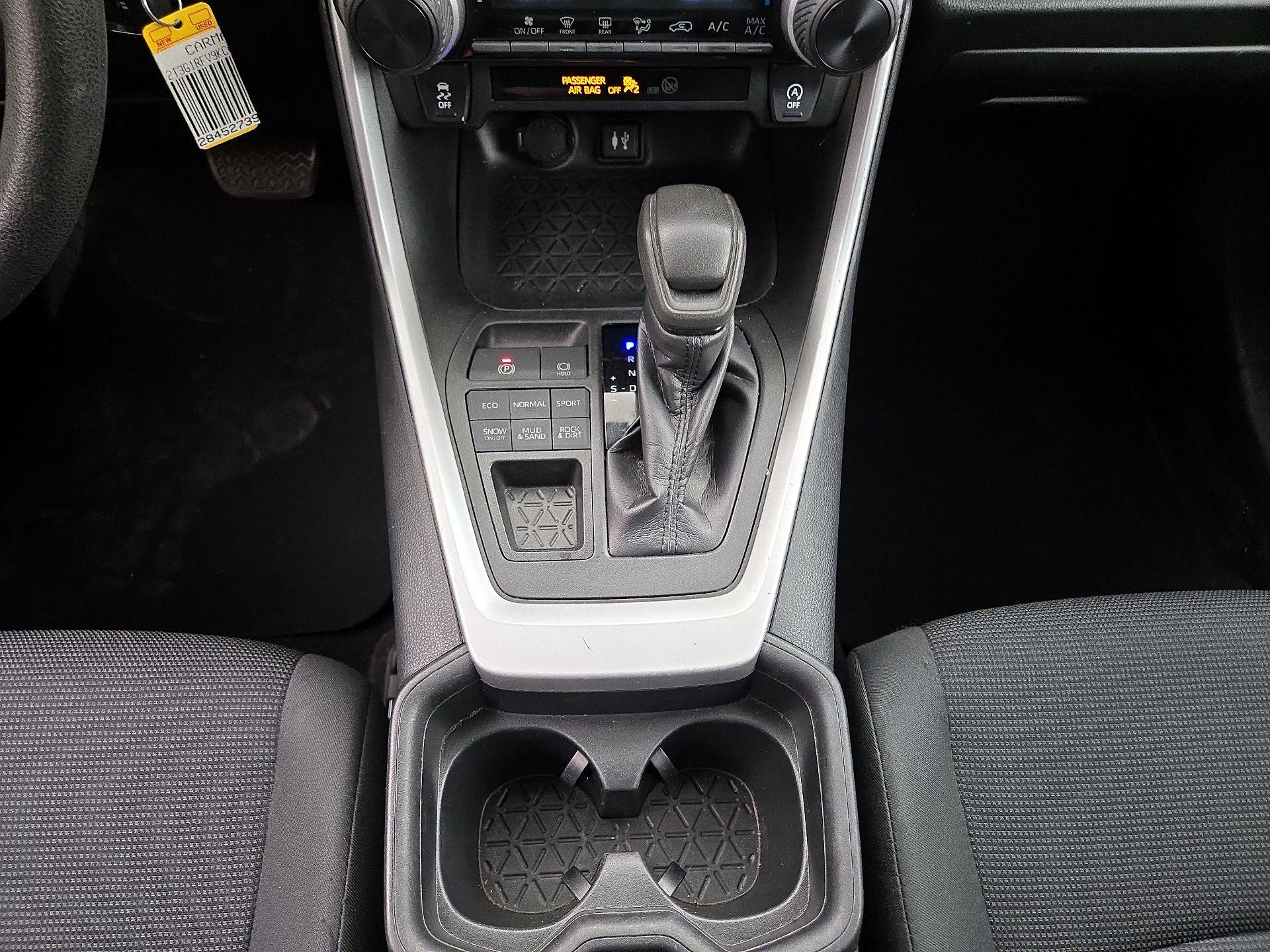 Thumbnail: 2019 Toyota RAV4 - 17