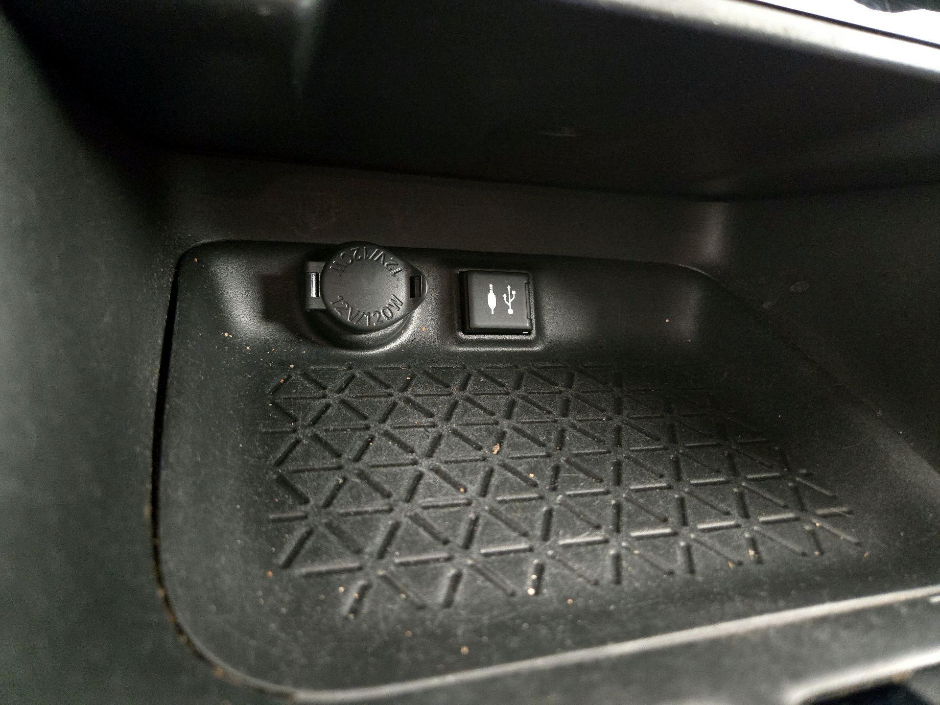 Thumbnail: 2019 Toyota RAV4 - 18