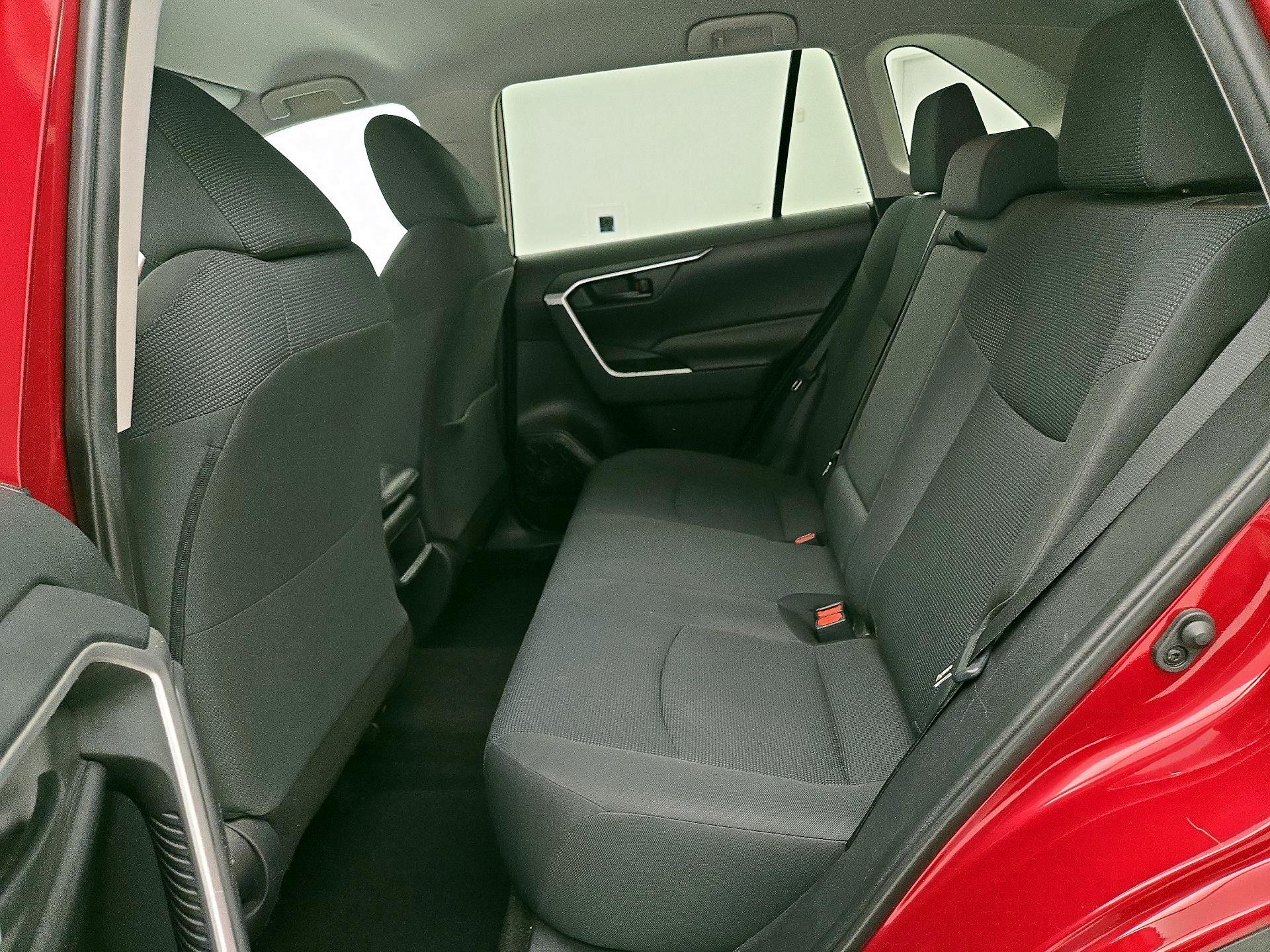 Thumbnail: 2019 Toyota RAV4 - 19