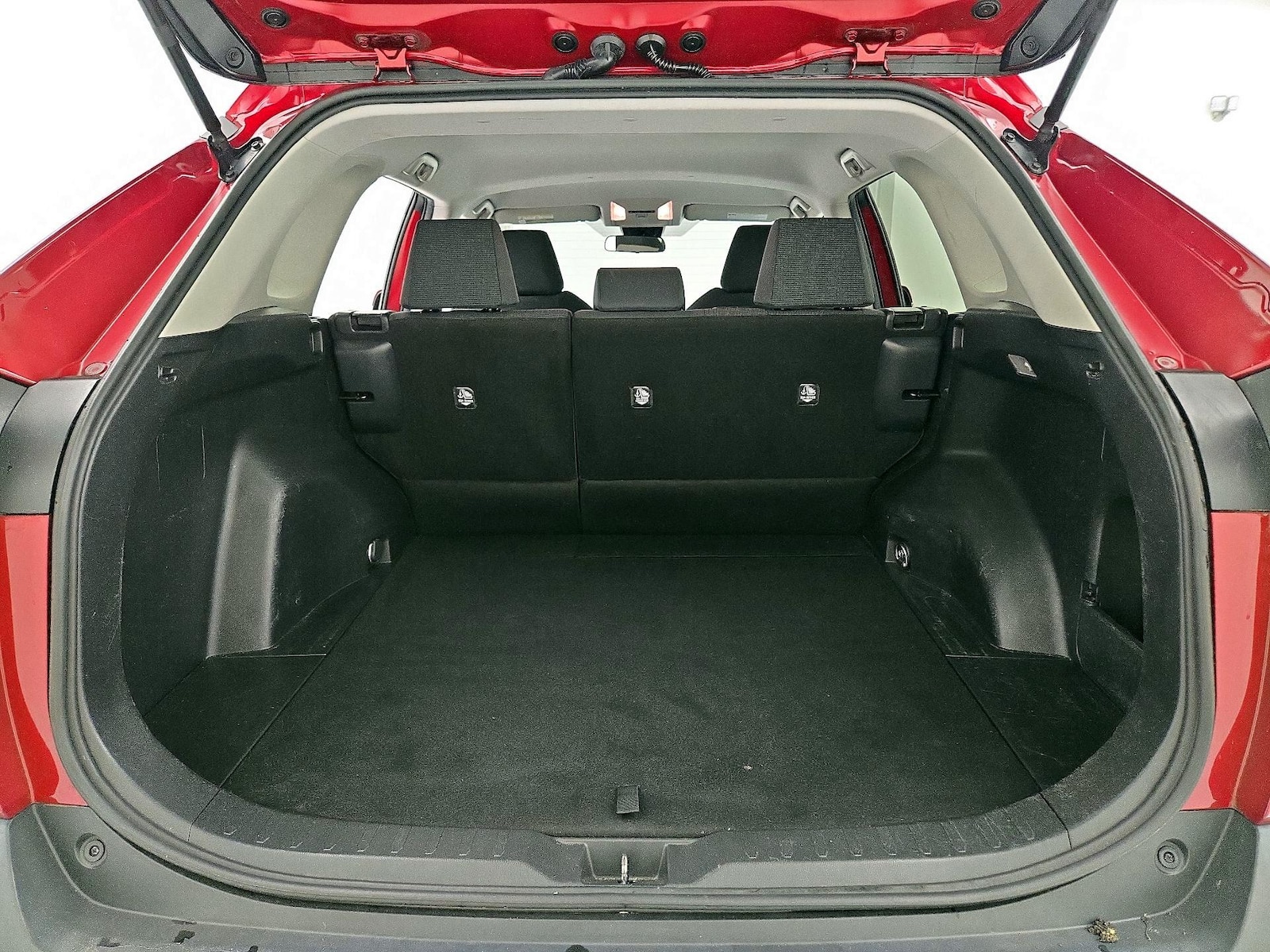 2019 Toyota RAV4 LE - Photo 21