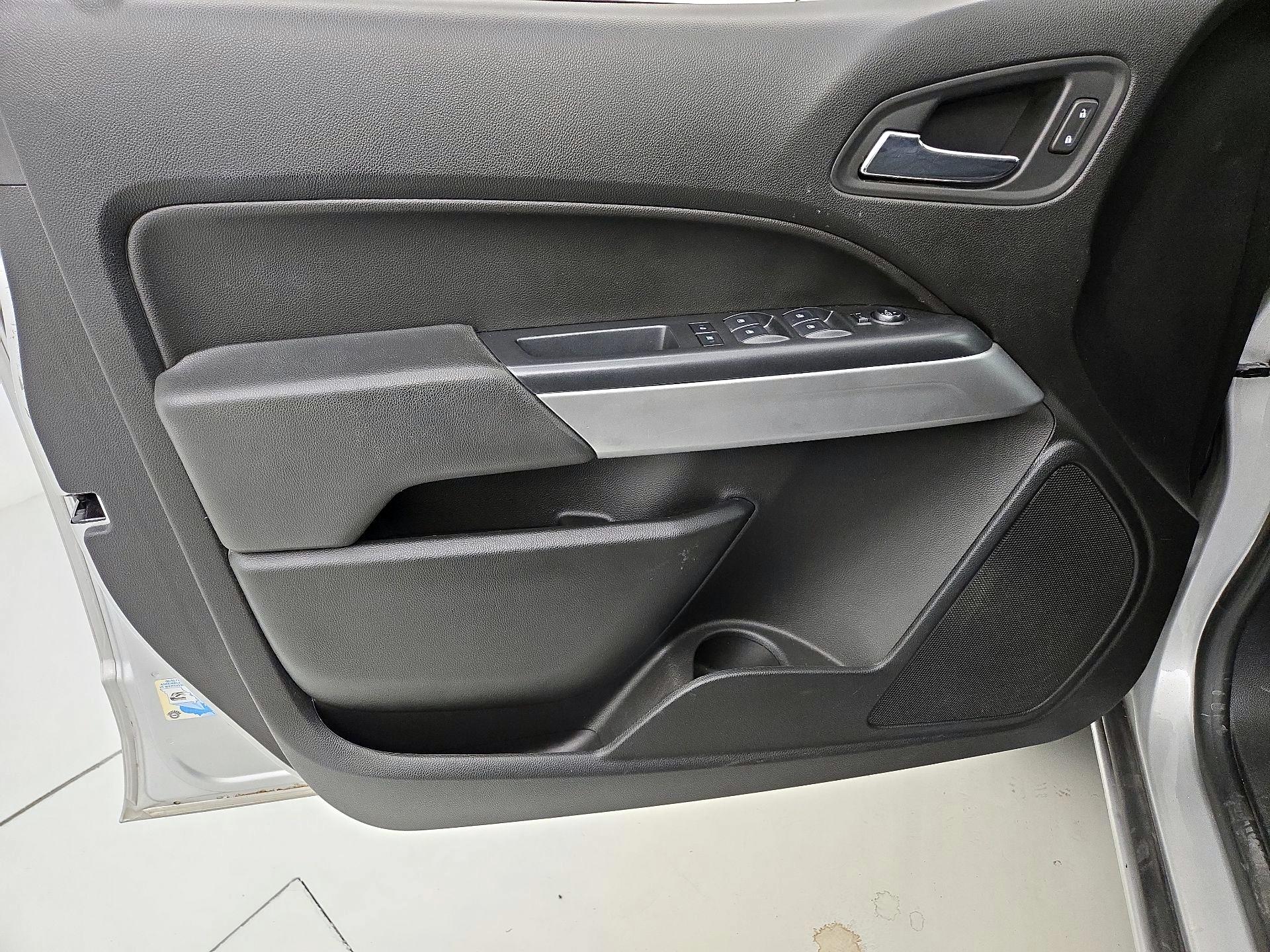 Thumbnail: 2019 Chevrolet Colorado - 12